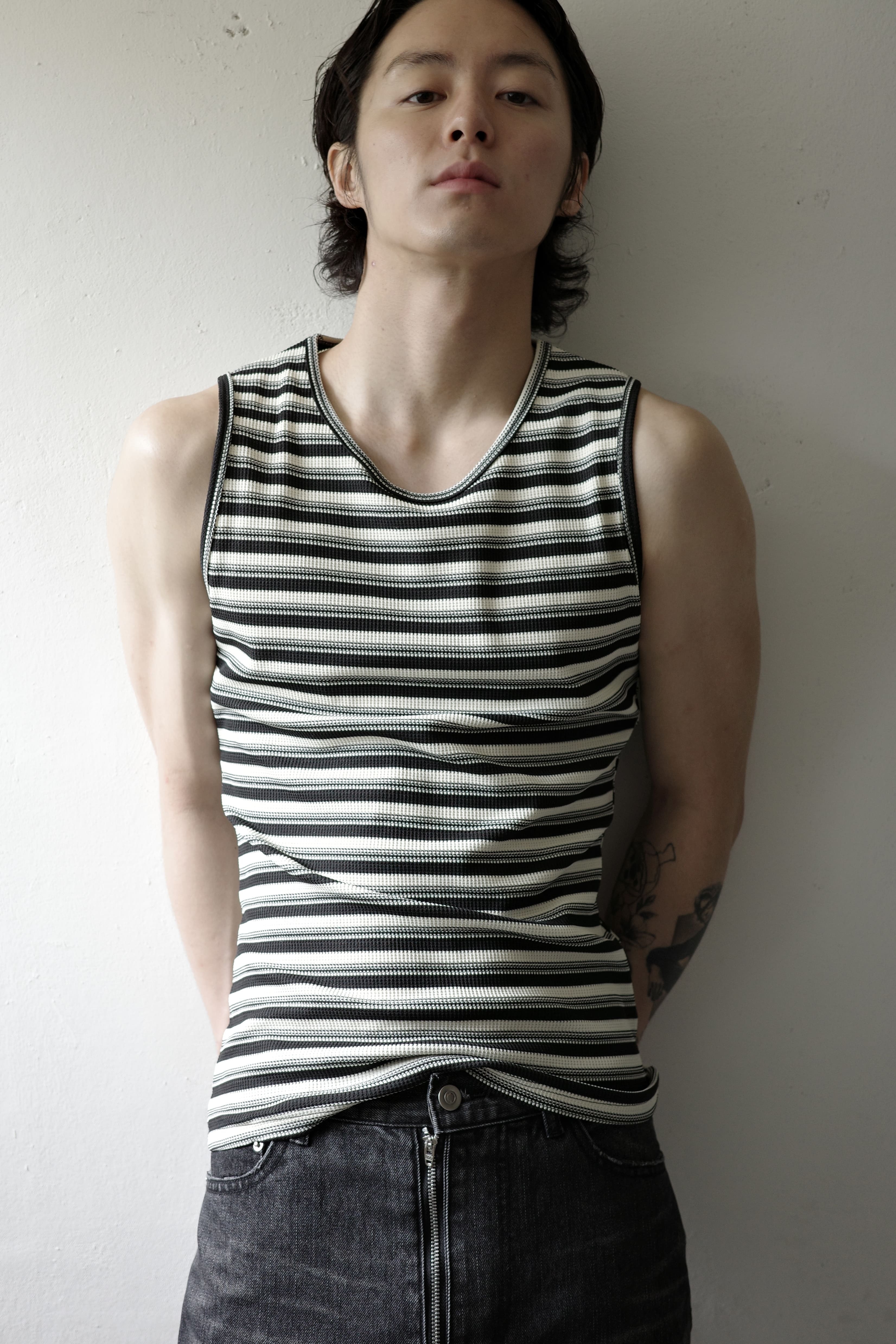 SYO X廓形橫條紋理背心 X-Silhouette Textured Striped Vest