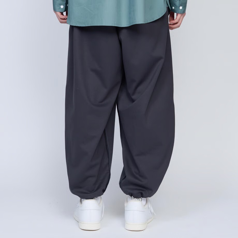 UNTRACE - CURVED PANTS / 2COLORS