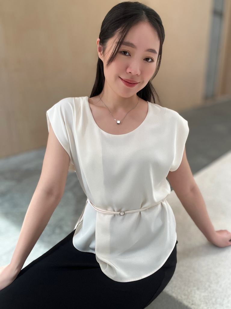 0710滑面不對稱上衣