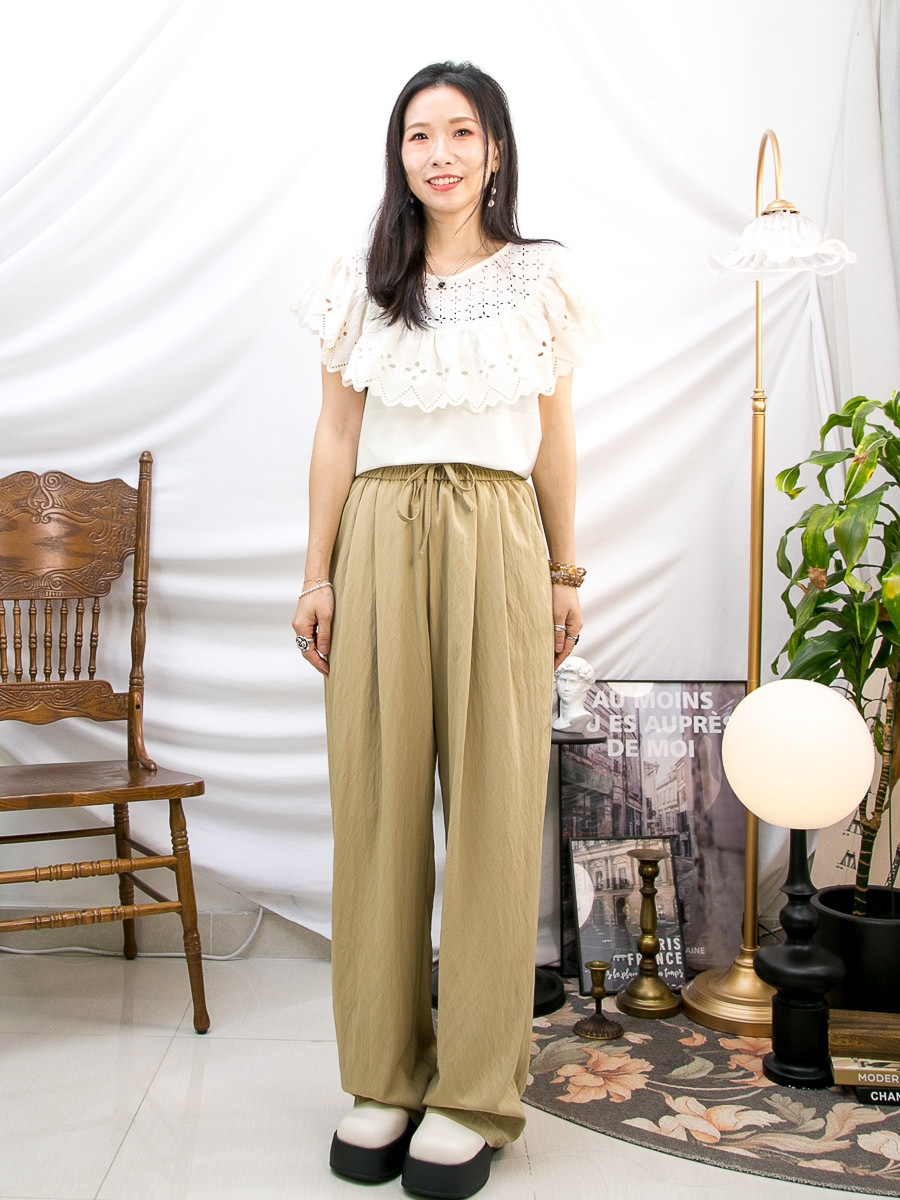 【夏日SUMMER SALE】胸位刺繡RUFFLE．領位通通刺繡 麻棉料TOP【不設退換】【因SUMMER SALE訂單較多，需要7-10個工作天才安排出貨】