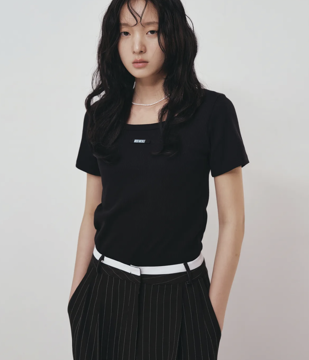 韓国女子 ロゴTシャツ[NICK&NICOLE] LABEL SLIM HALF TOP Qoo10 NICK&NICOLE LABEL SLIM HALF ロゴ 半