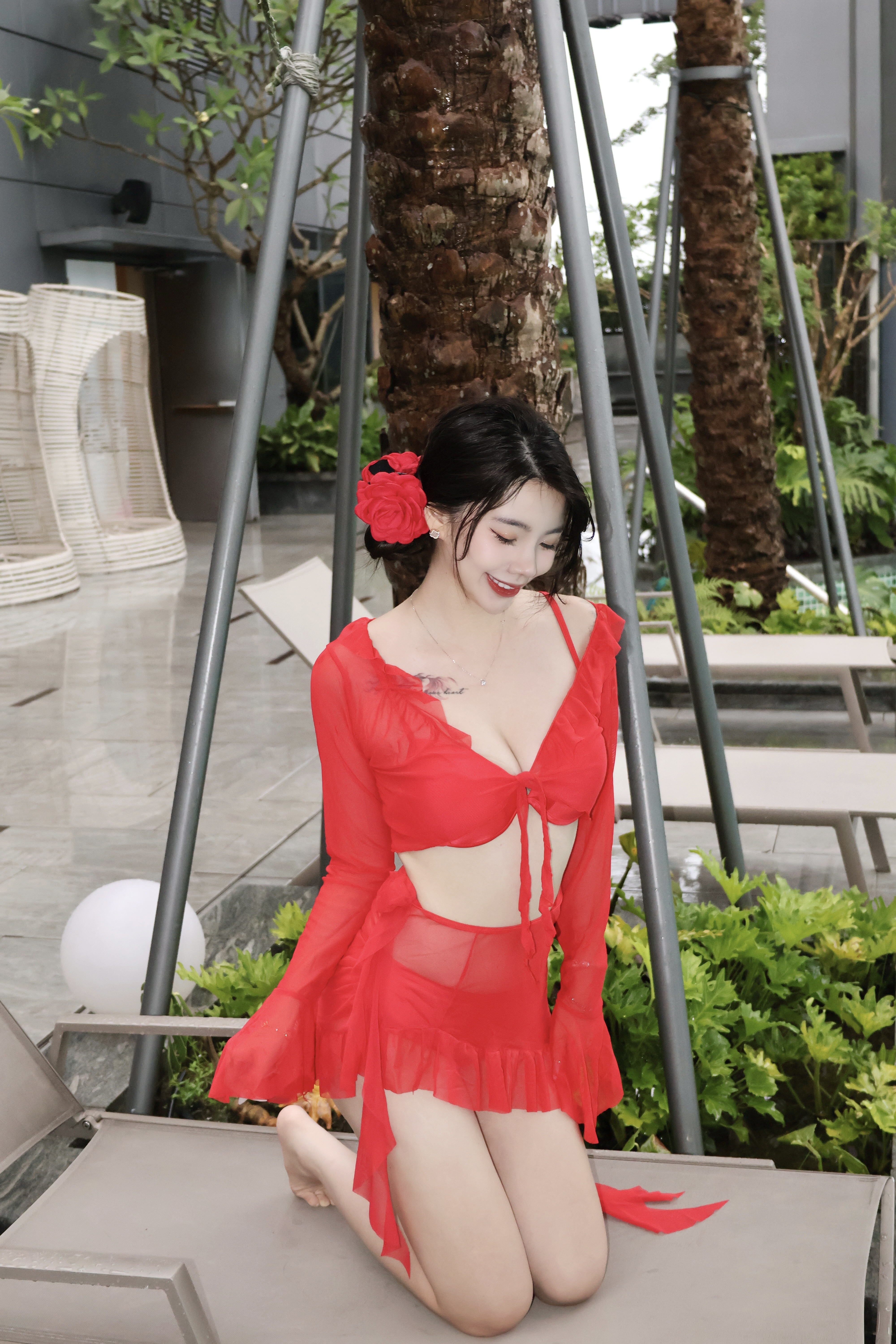 純慾顯白小紅花泳衣🌺