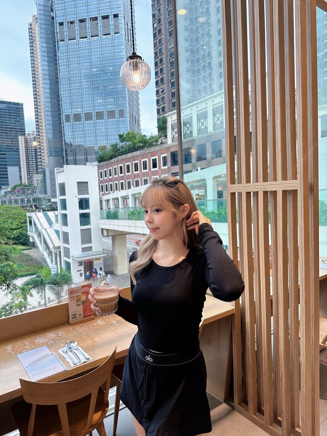 Alo Yoga 運動上衣長袖 黑色