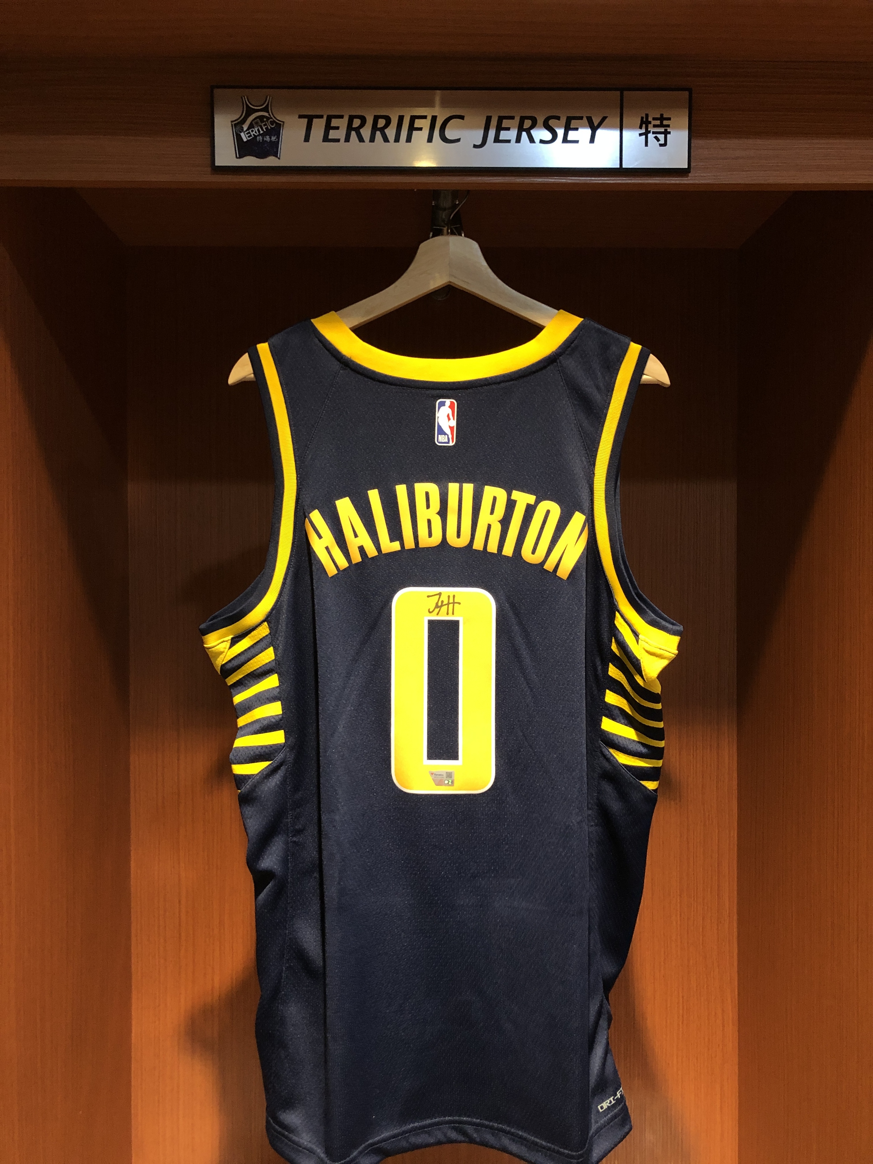 NBA球衣 親簽含認證 Tyrese Haliburton 印第安那溜馬深藍 Icon Nike Swingman 球迷版 熱轉印 Fanatics 官方雷射編號 全新