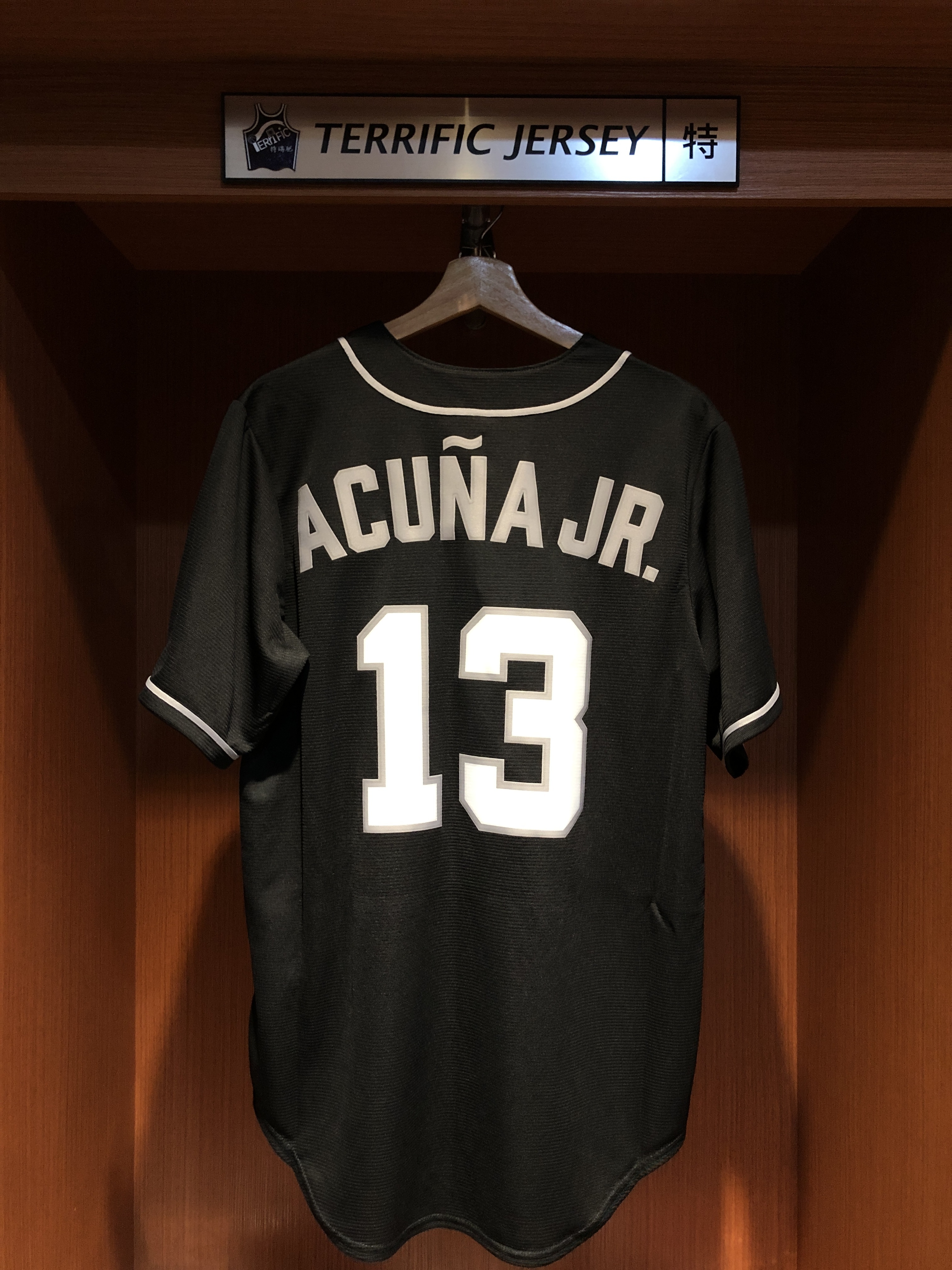 MLB球衣 Ronald Acuna Jr. 亞特蘭大勇士黑 異色 Lights Out Nike Replica Player Name Jersey 球迷版 熱轉印 全新