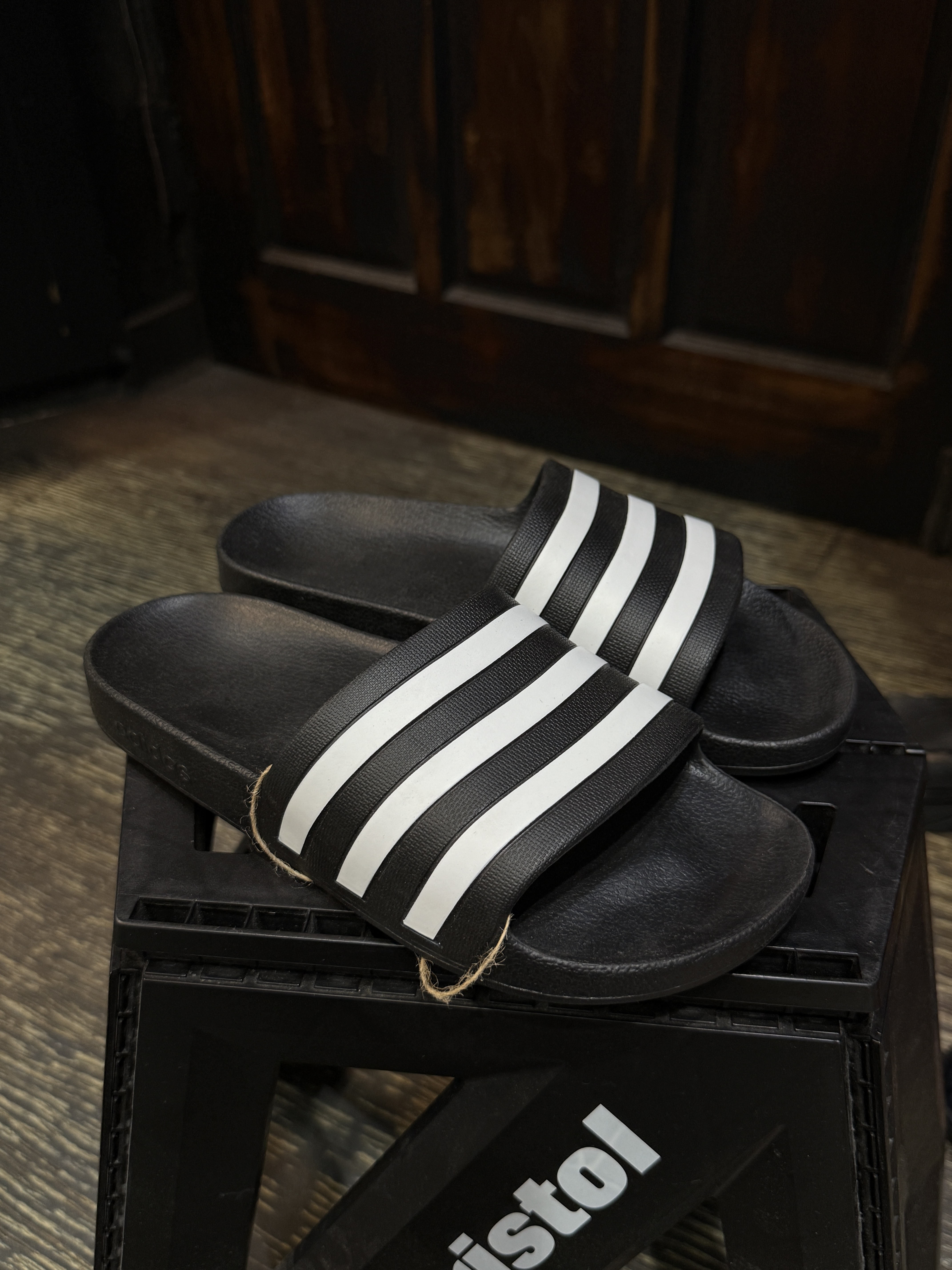 零碼特價 adidas 三線防水拖鞋 F35539白 /F35543黑