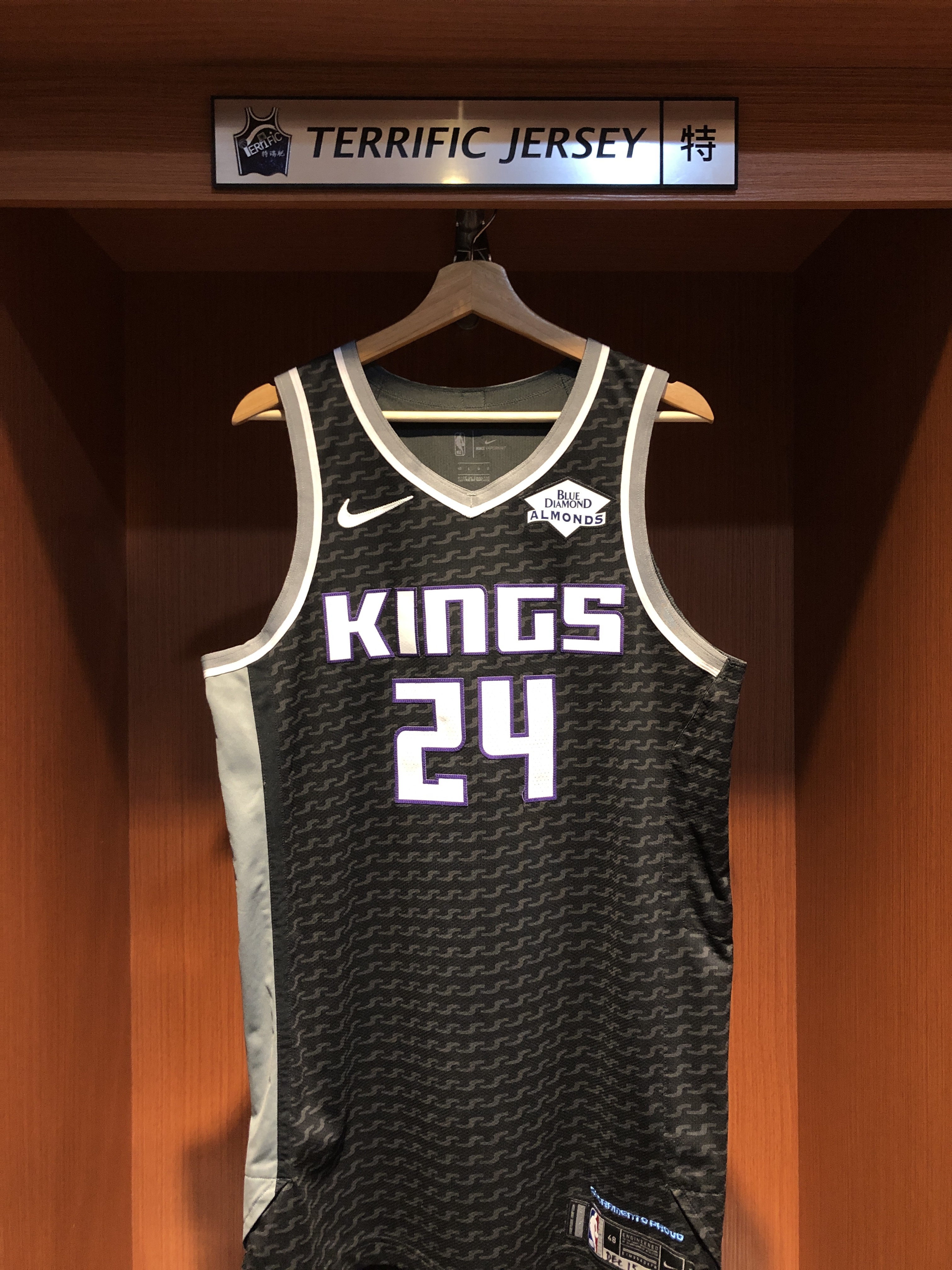 NBA球衣 Buddy Hield 沙加緬度國王黑 Statement Nike Game-Issue 實戰等級底版 有麥克風袋 球員版 含贊助商標 SACW01804 全新