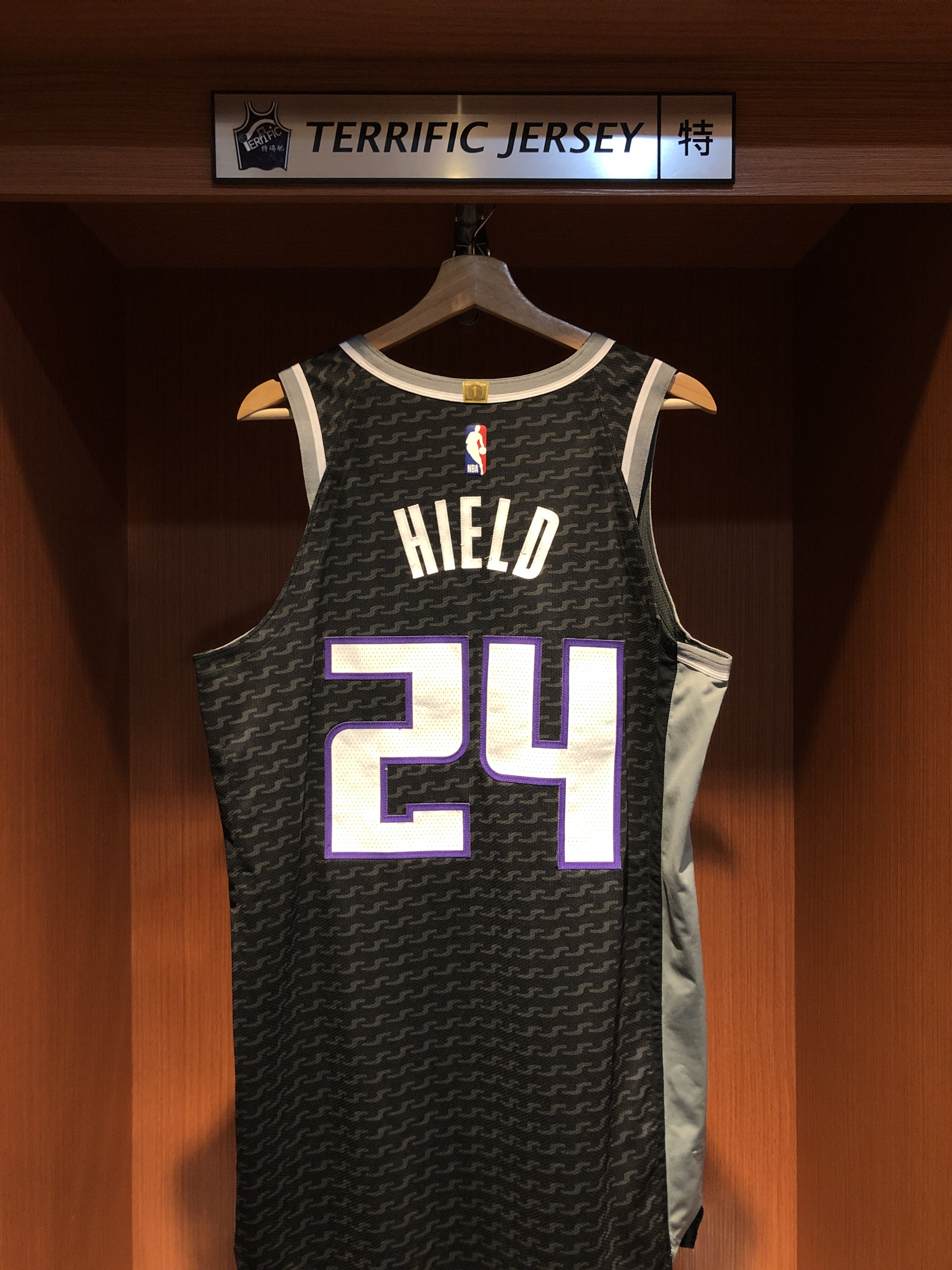 NBA球衣 Buddy Hield 沙加緬度國王黑 Statement Nike Game-Issue 實戰等級底版 有麥克風袋 球員版 含贊助商標 SACW01804 全新