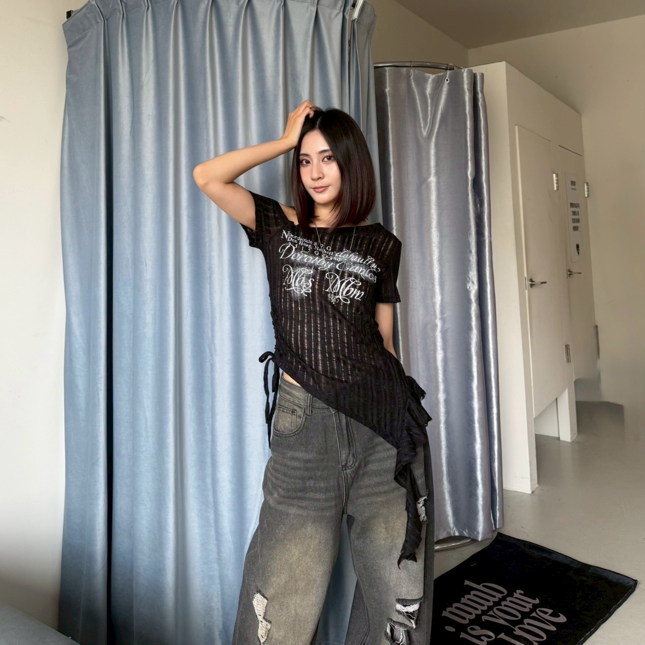 花字側抽繩飄帶上衣