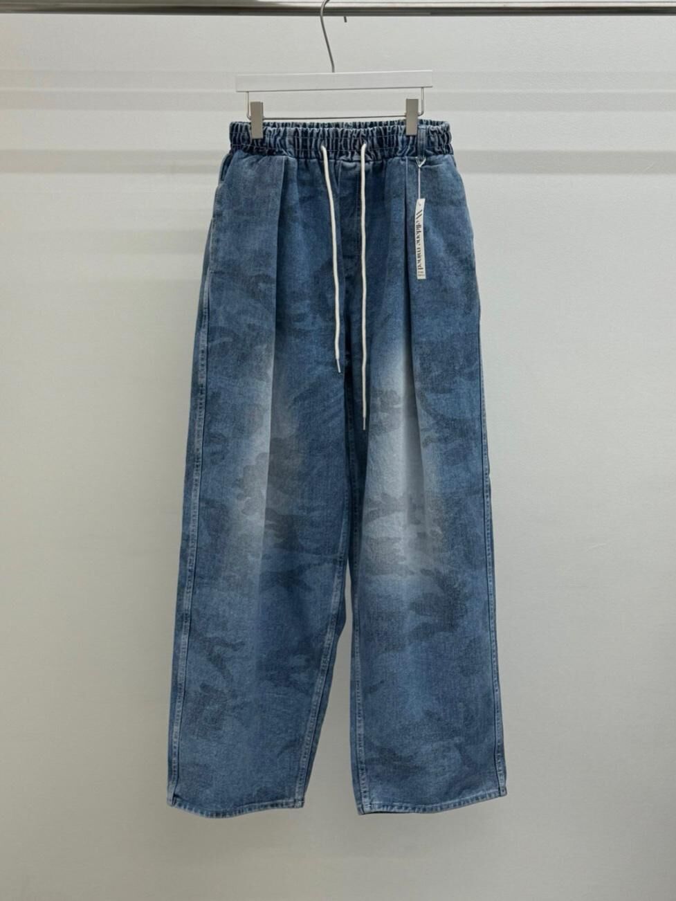 暗迷彩洗水鬆身牛仔褲 WELL DONE-148P