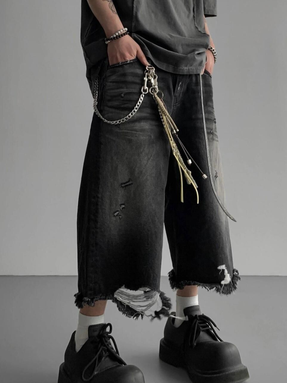 洗水破洞牛仔短褲 WELL DONE-149P