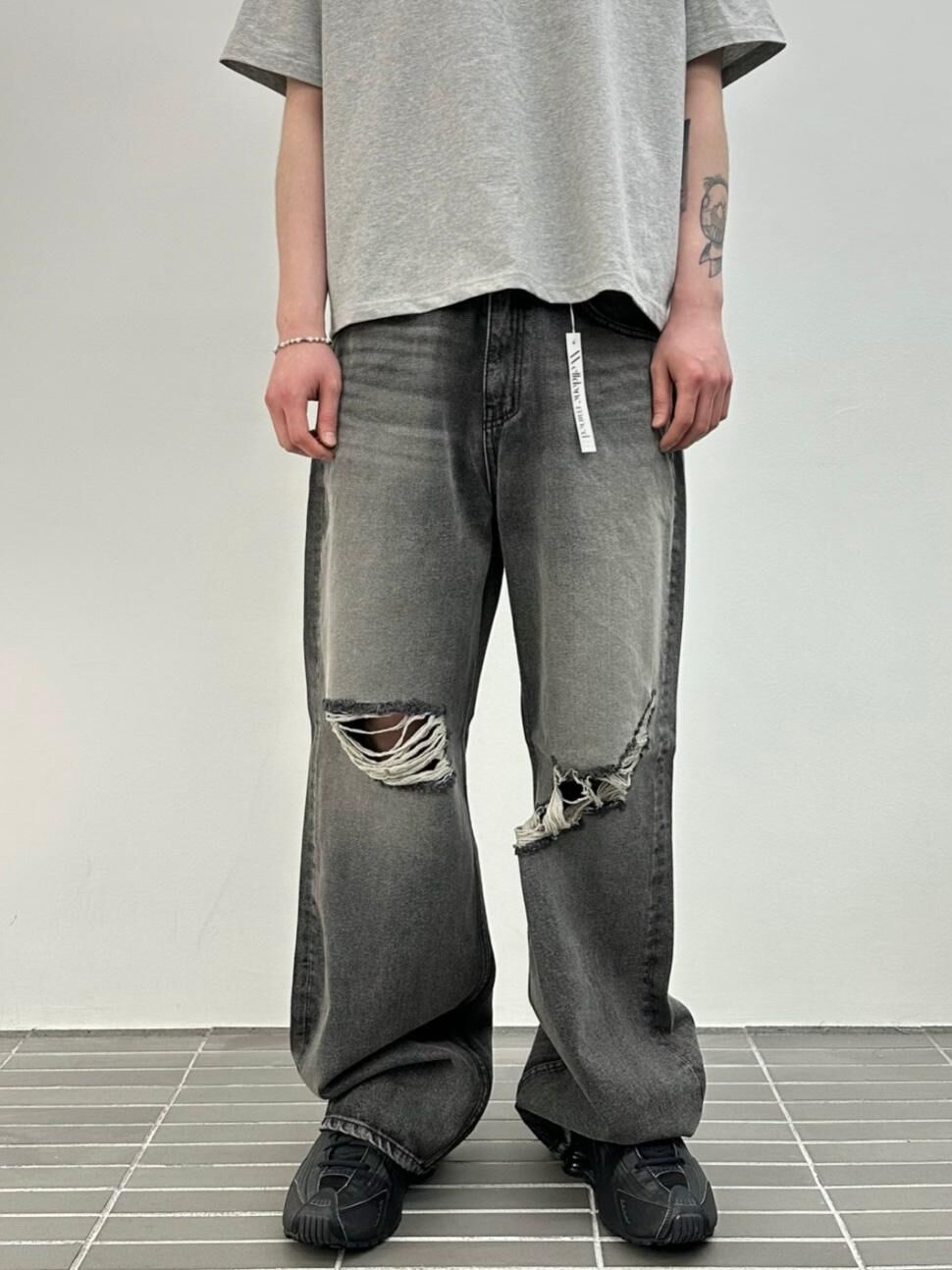 洗水破洞鬆身牛仔褲 WELL DONE-152P