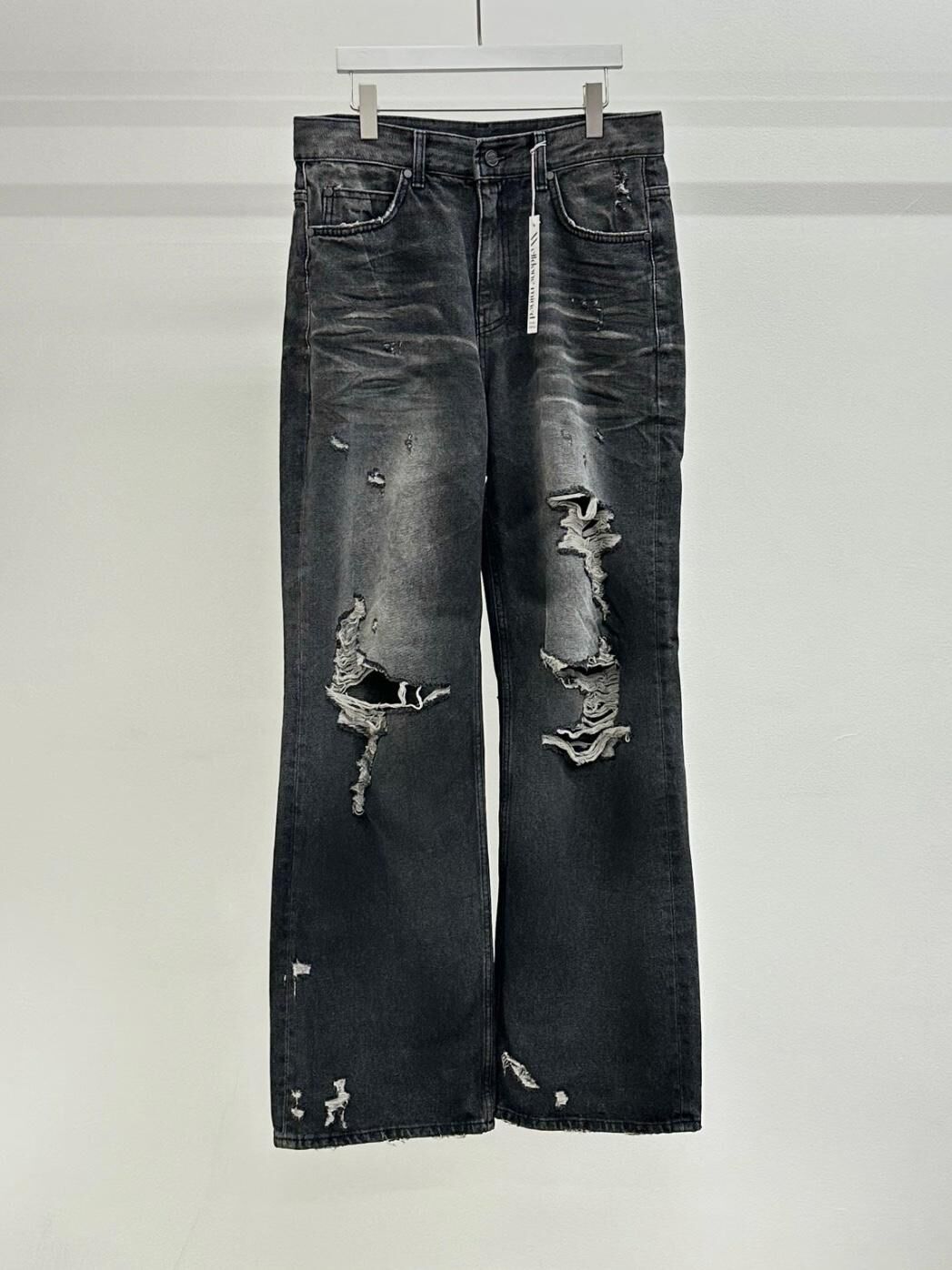 洗水破洞鬆身牛仔褲 WELL DONE-153P