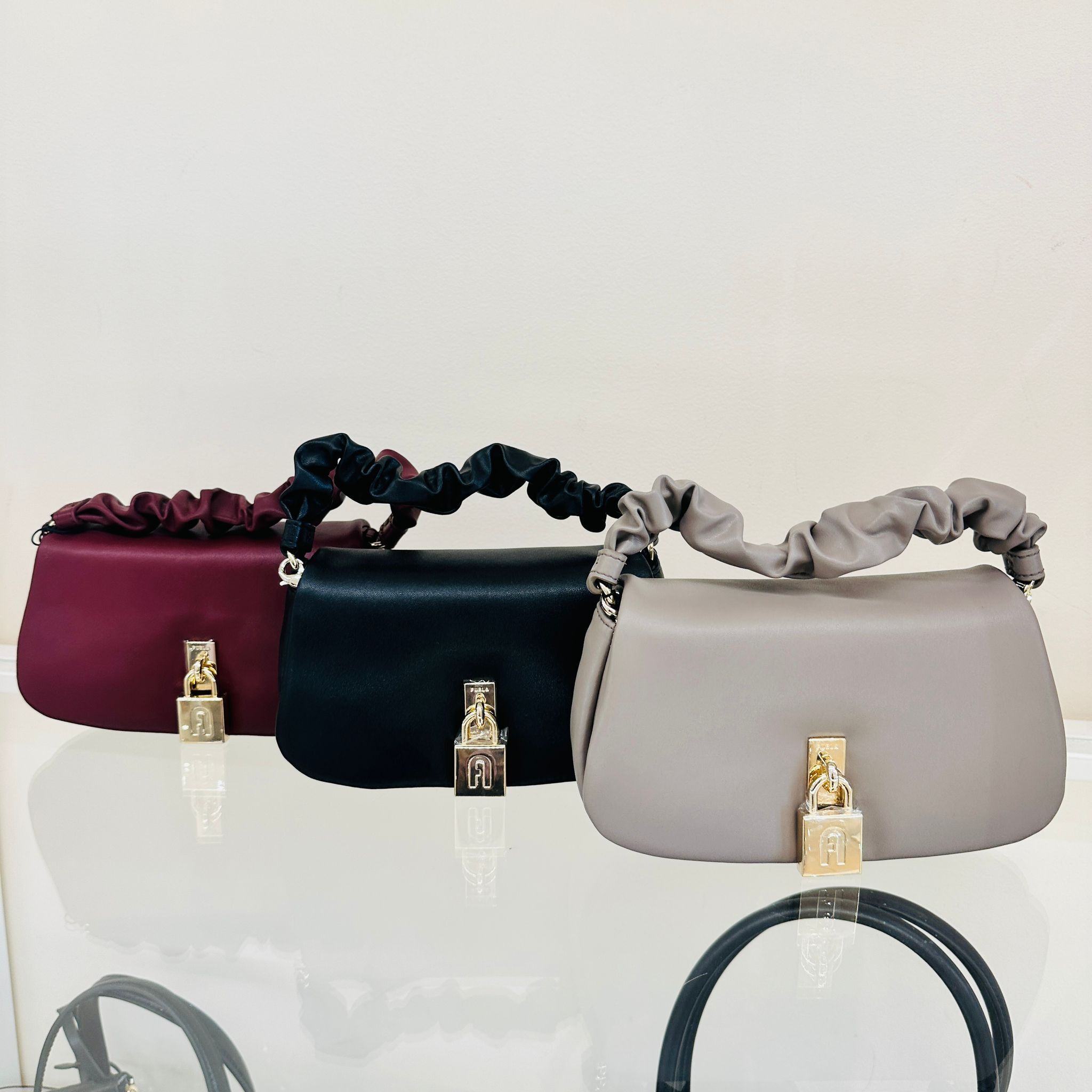 【直播】Q072409 Furla Artemis 鎖匙扣鏈條斜孭袋