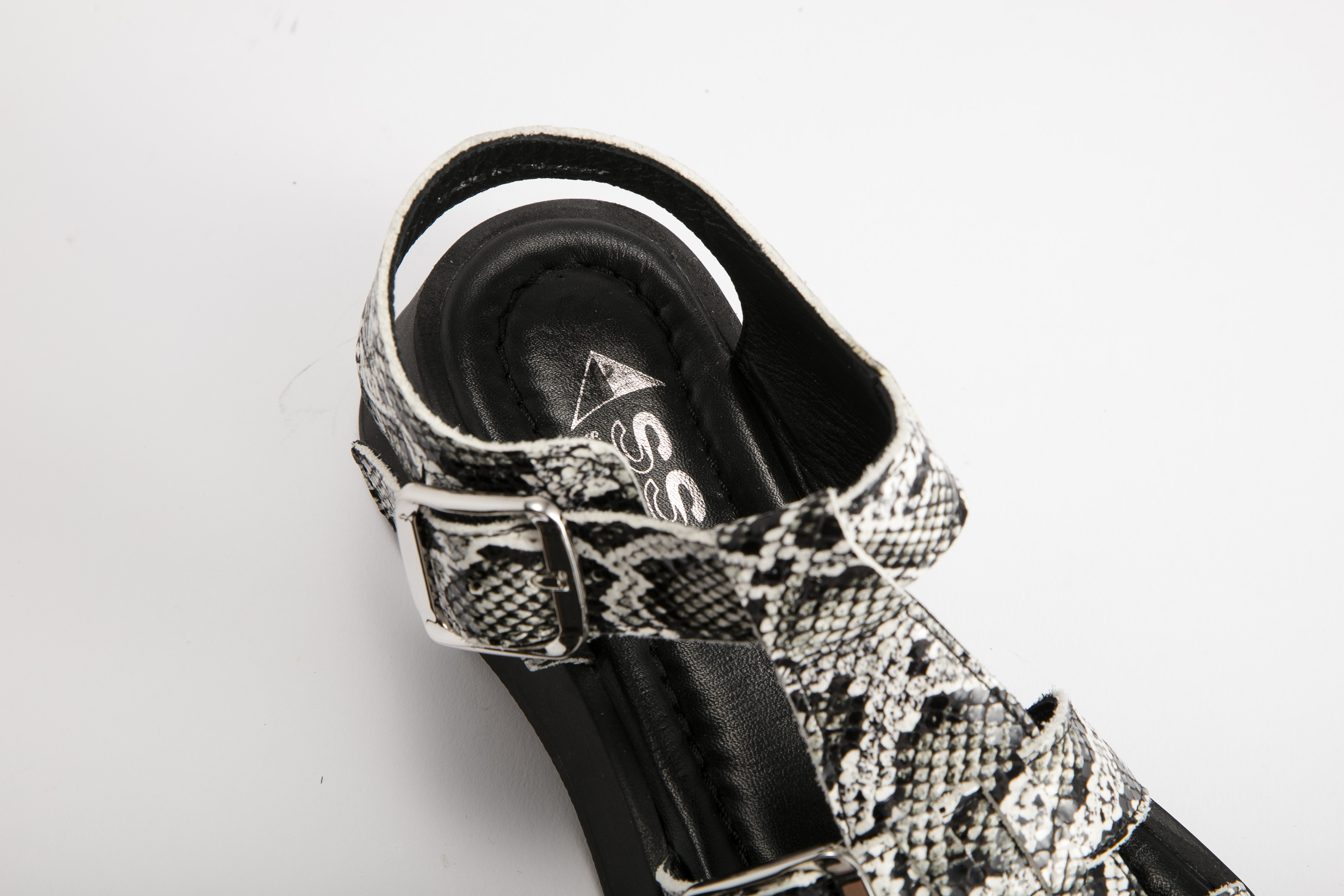 Sherlock Soon - 女裝編織繫帶涼鞋 252.352