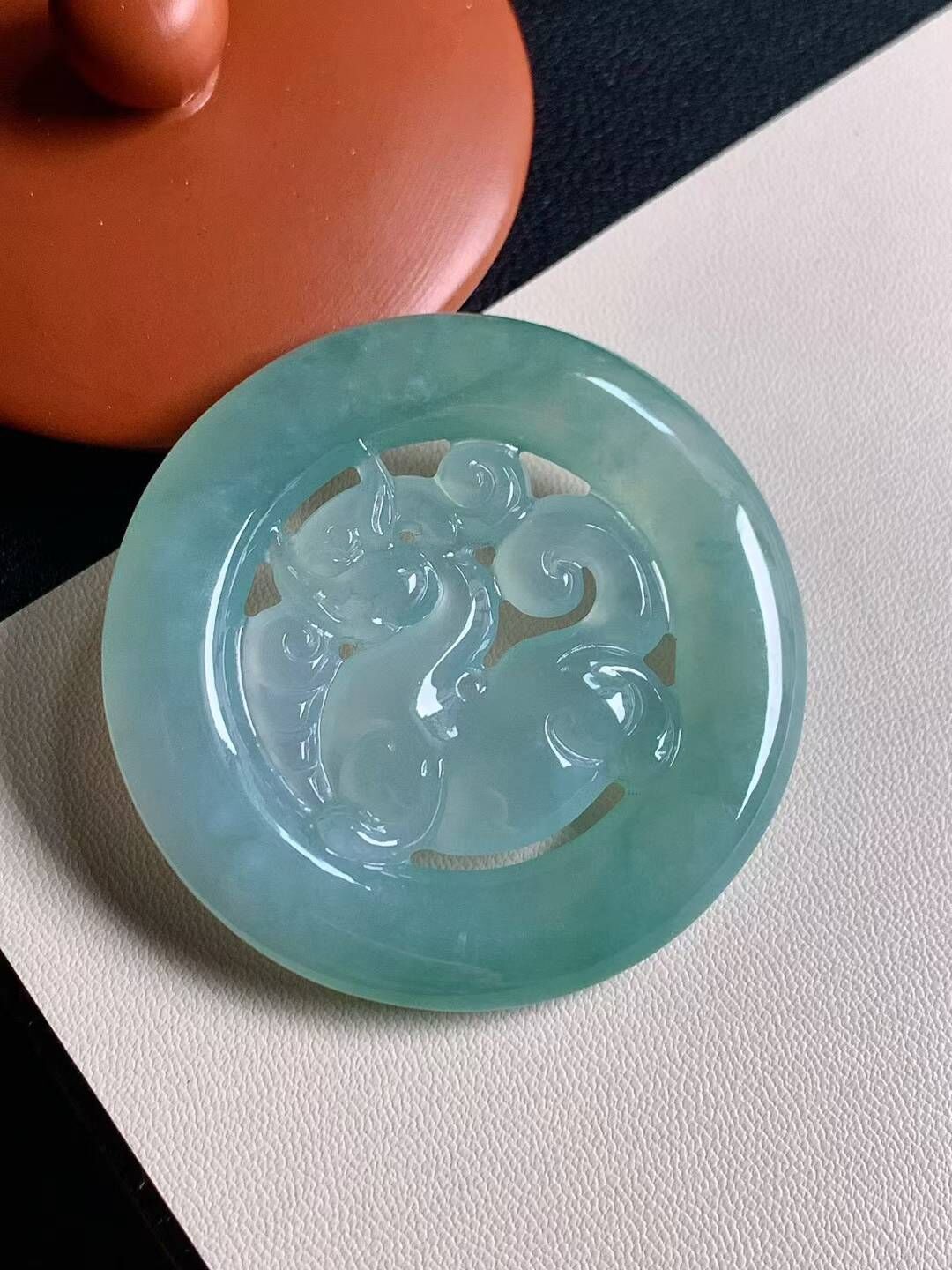 720531 翡翠高冰飄彩龍壁 (56.6mm直徑)