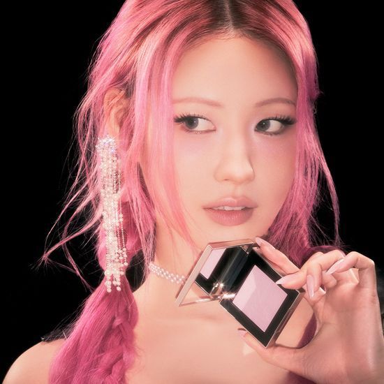 TWO SLASH FOUR All Over Face Blush腮紅 #Pink DoPAMINE系列