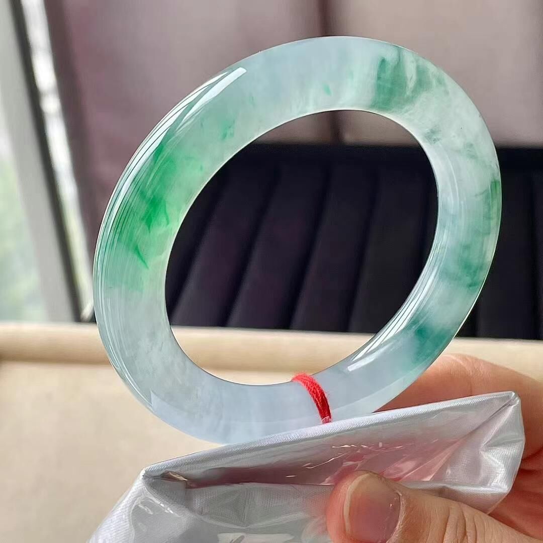 高冰飄綠翡翠圓條手鐲,天然翡翠A玉, 緬甸玉, Jade, Jadeite