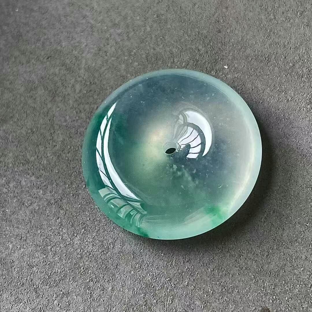 7205549 翡翠高冰飄綠平安扣 (23.8mm直徑)