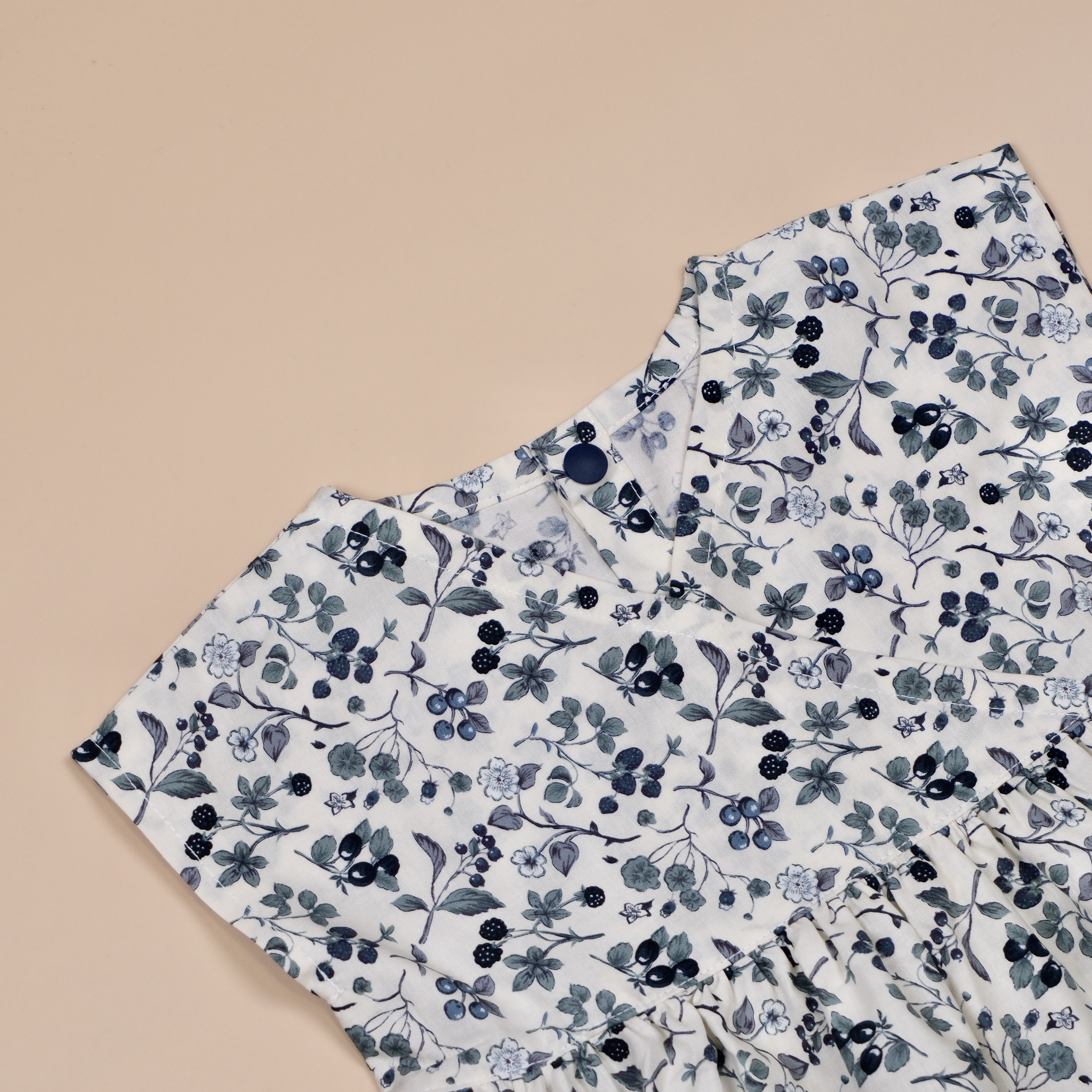 拾花日常系列 ❃ 米白莓果 ❃ 無袖上衣