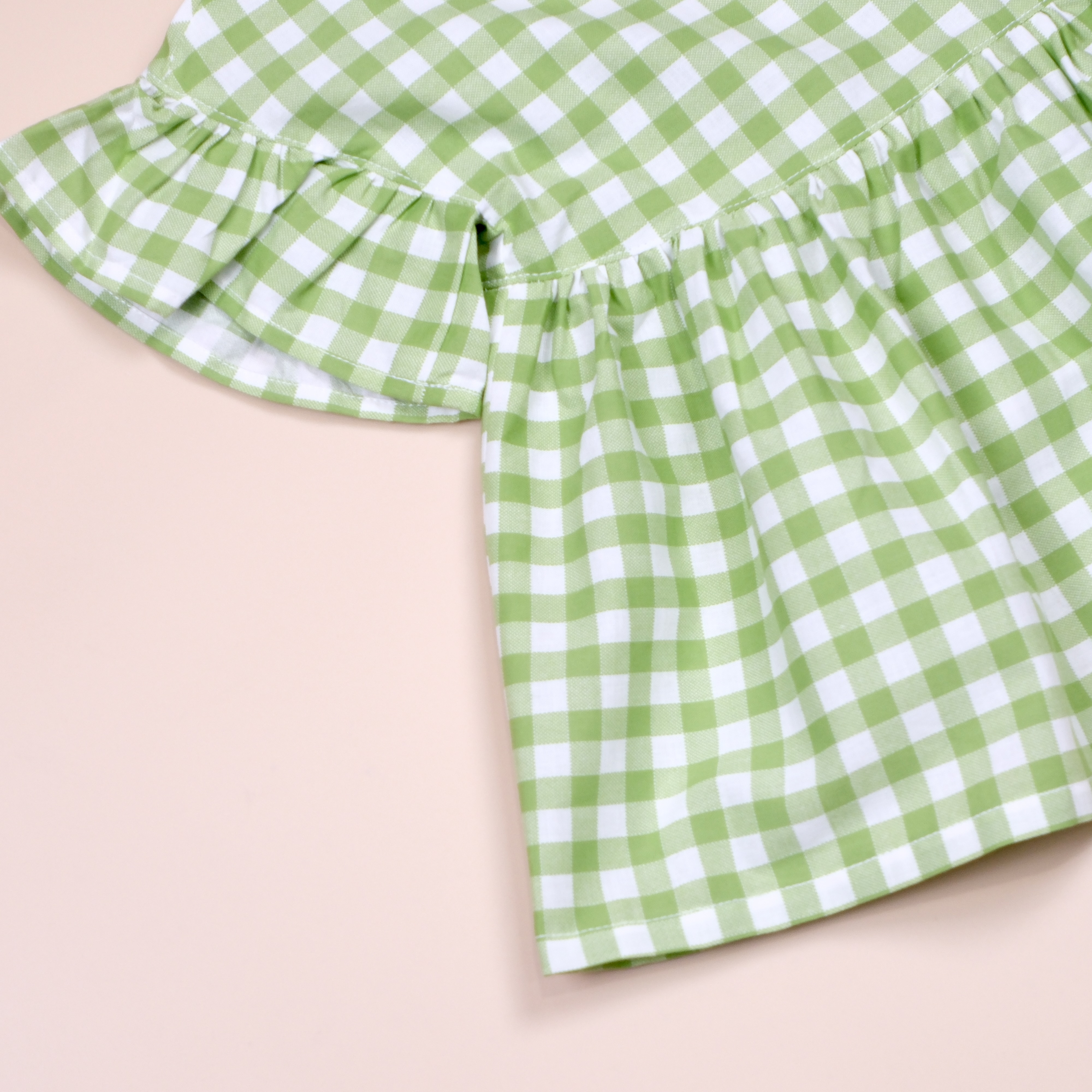 波妞小荷葉 ◊ 草綠色 ◊ 手作女童圓領飛袖上衣