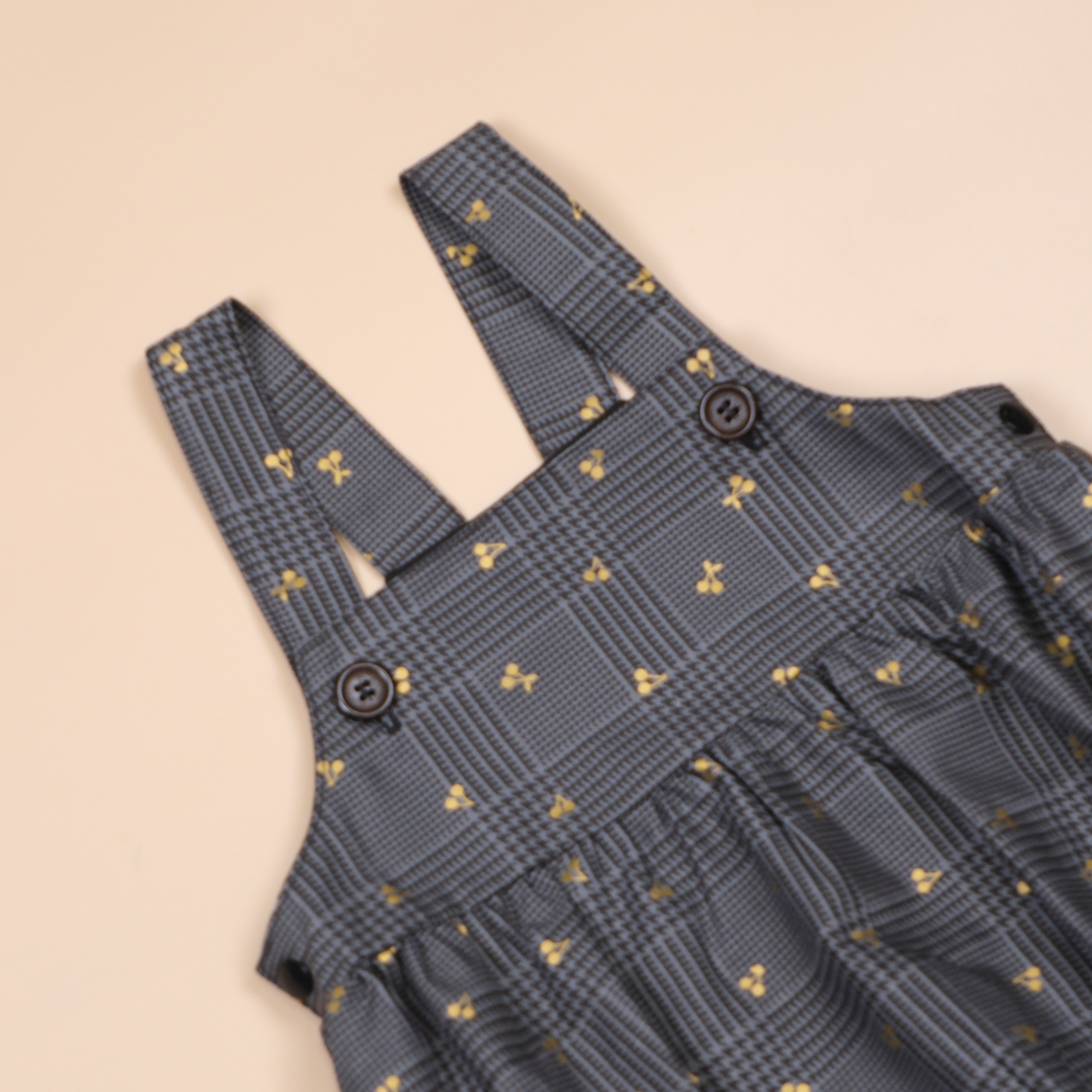 蓬蓬遊行 PomPom Parade ❉ 燙金櫻桃千鳥格紋黑色 ❉ 吊帶式連身包屁衣