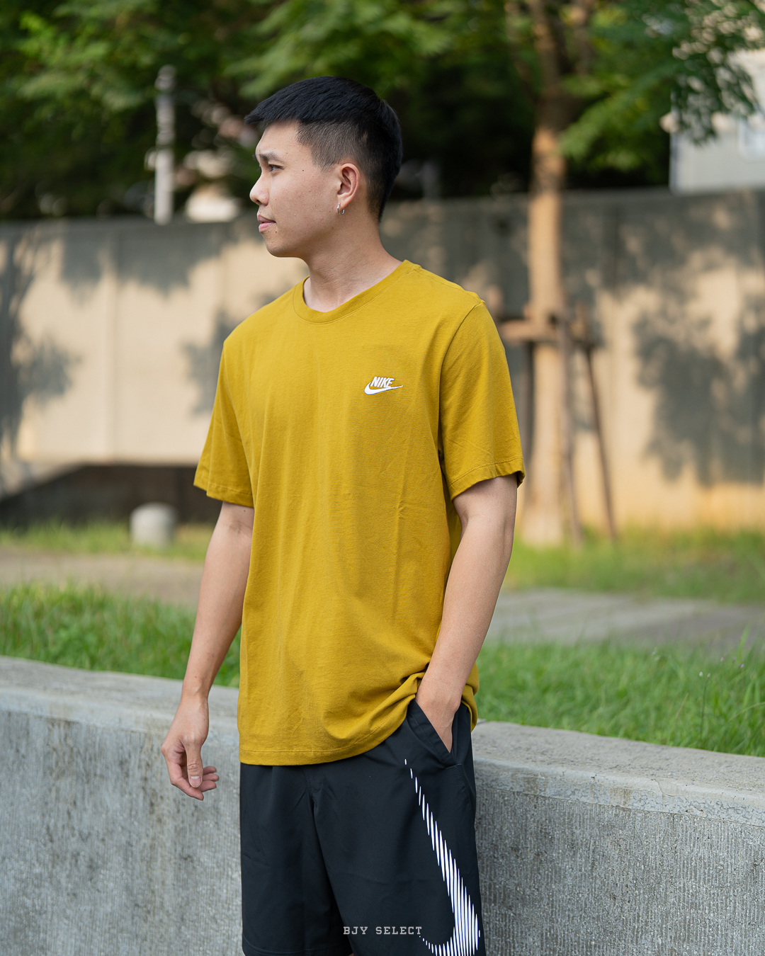 #現貨 NIKE 小LOGO 刺繡 短T AR4999-716 土黃