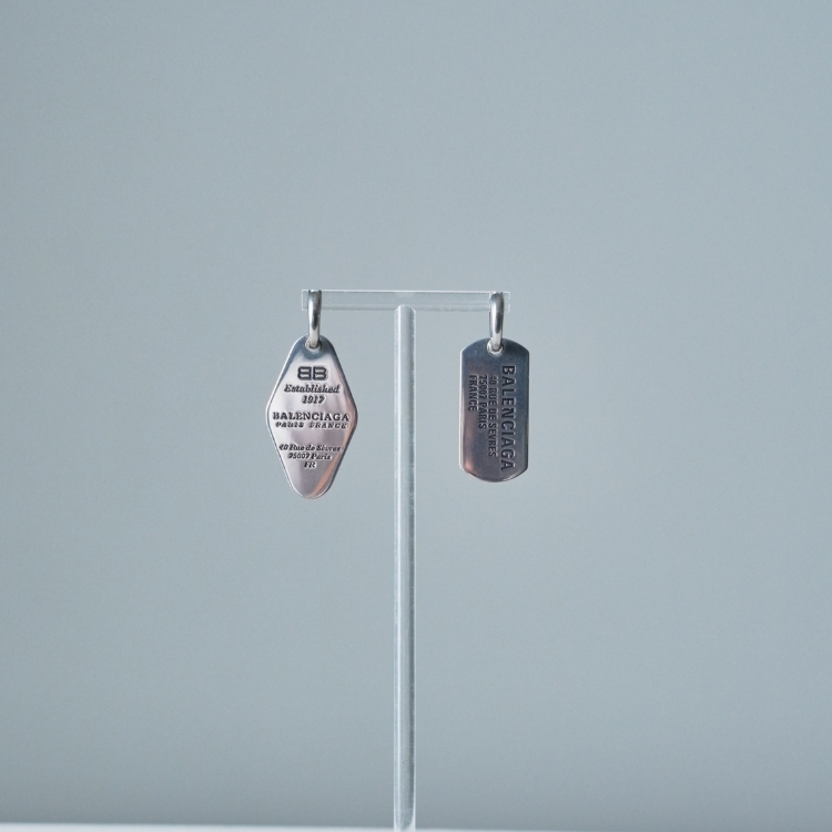 Balenciaga 銀色軍牌耳環