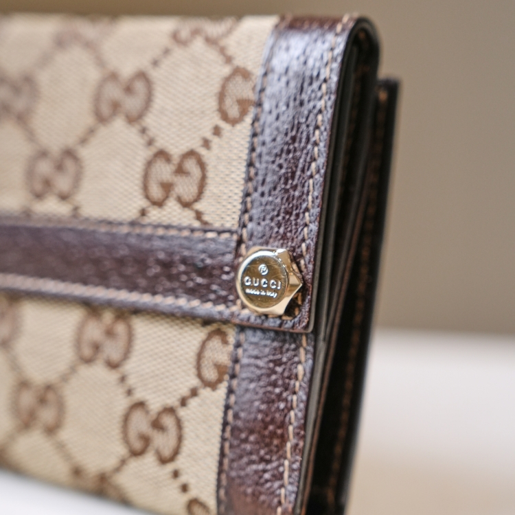 Gucci 老花長夾
