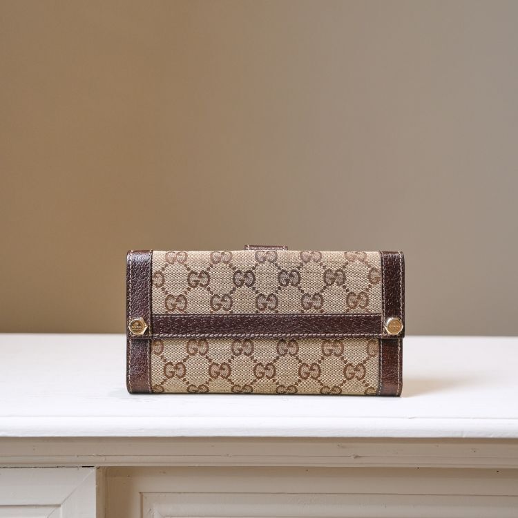 Gucci 老花長夾