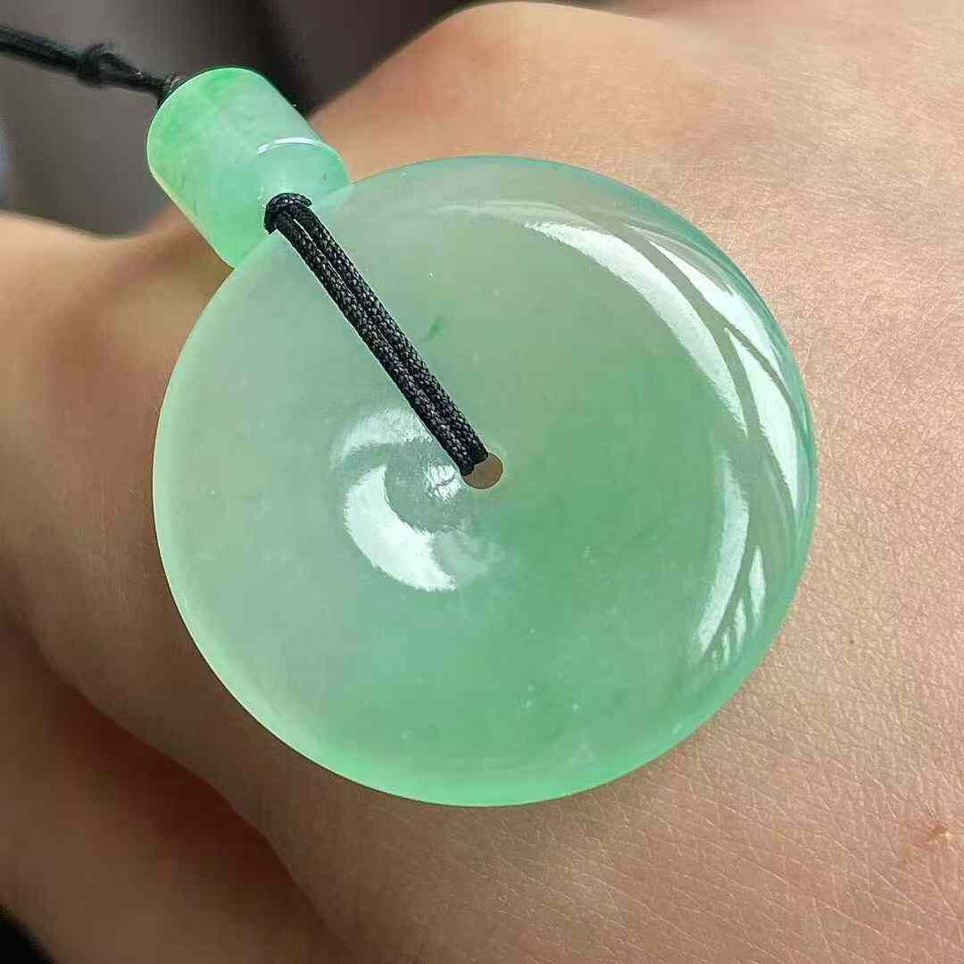 7205560 翡翠冰綠平安扣吊墜 (27.5mm直徑)