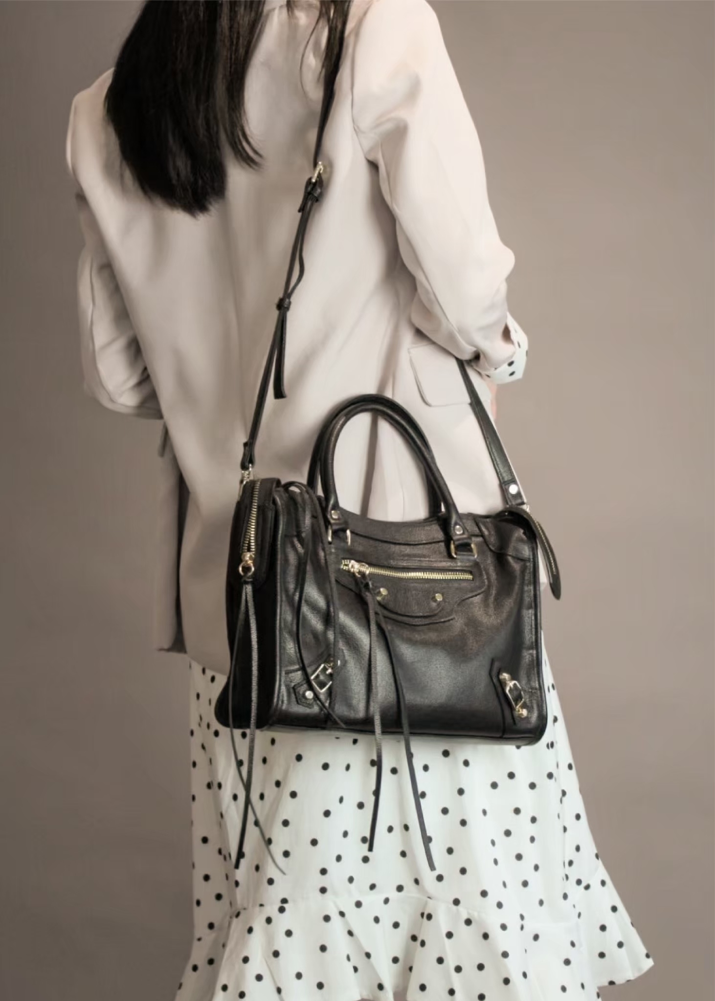 包款容量足夠，收納再多也不顯笨重