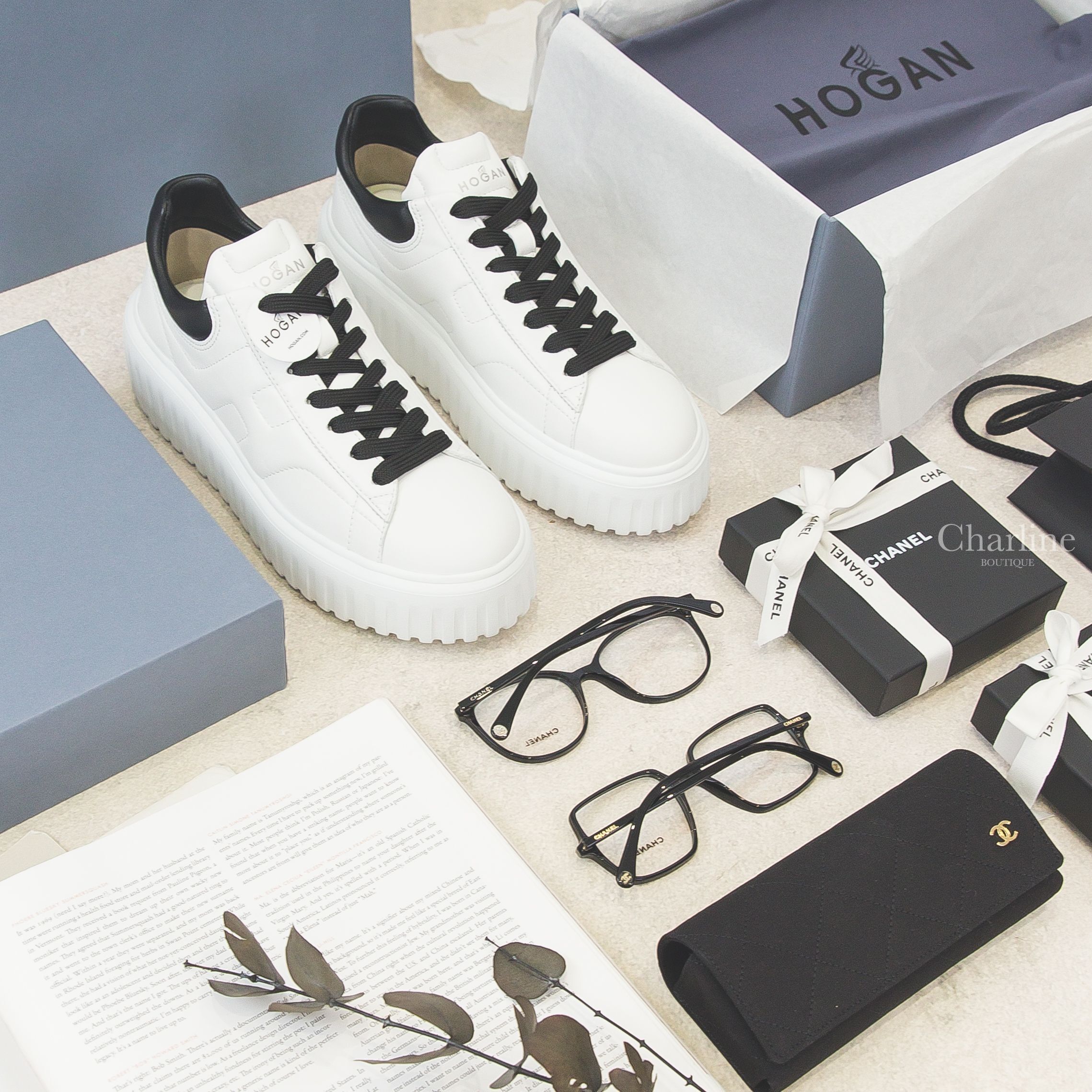 Chanel Eyeglasses 黑色圓框側邊銀色 Logo 鏡腳透明圓型CC平光眼鏡,Chanel Eyeglasses 黑色方框側邊金色 Logo 鏡腳透明圓型CC平光眼鏡-Charline Boutique 精品代購
