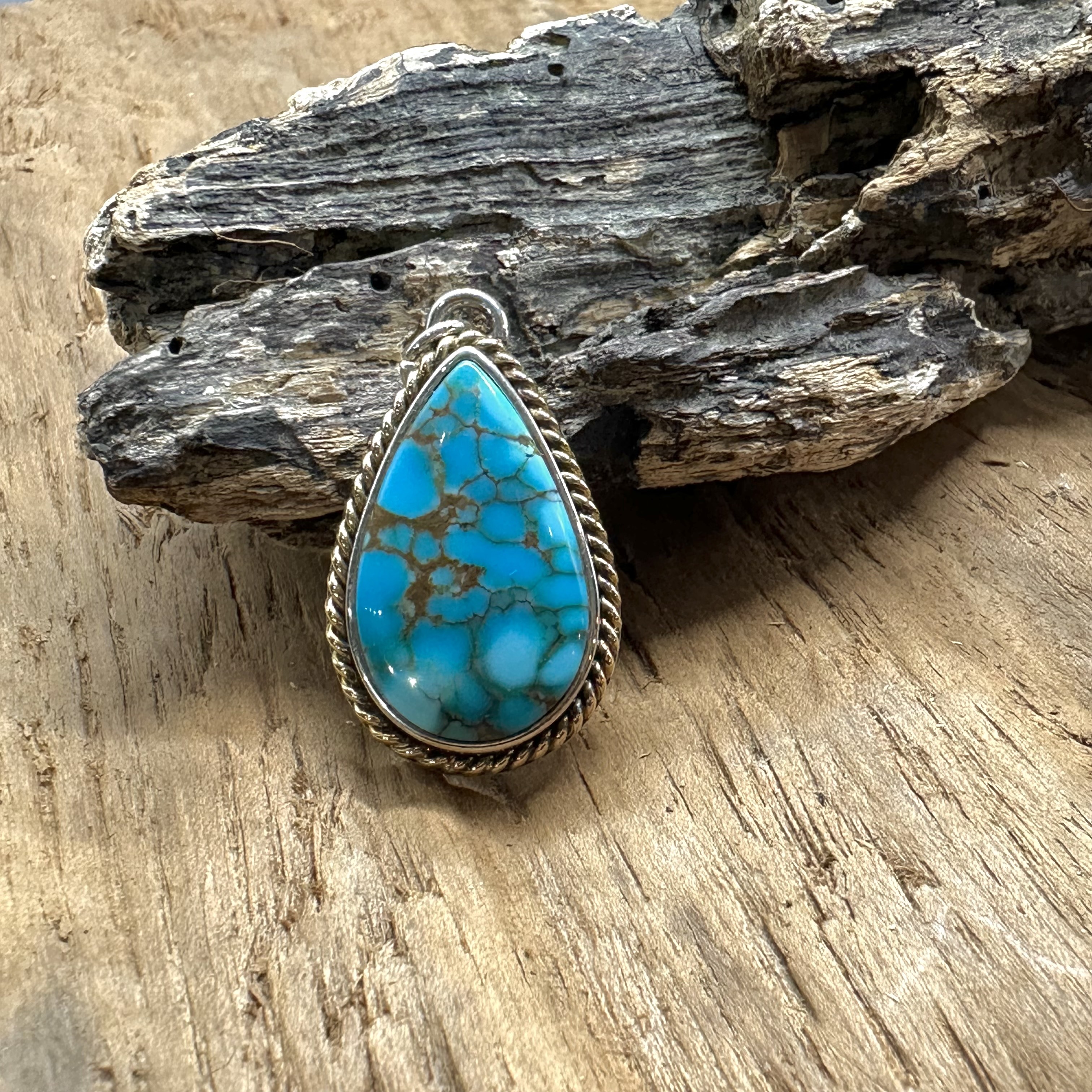 *Black Venom Jewelry- Freedom & Prayer Lone Mountain 18k金繩松石吊墜