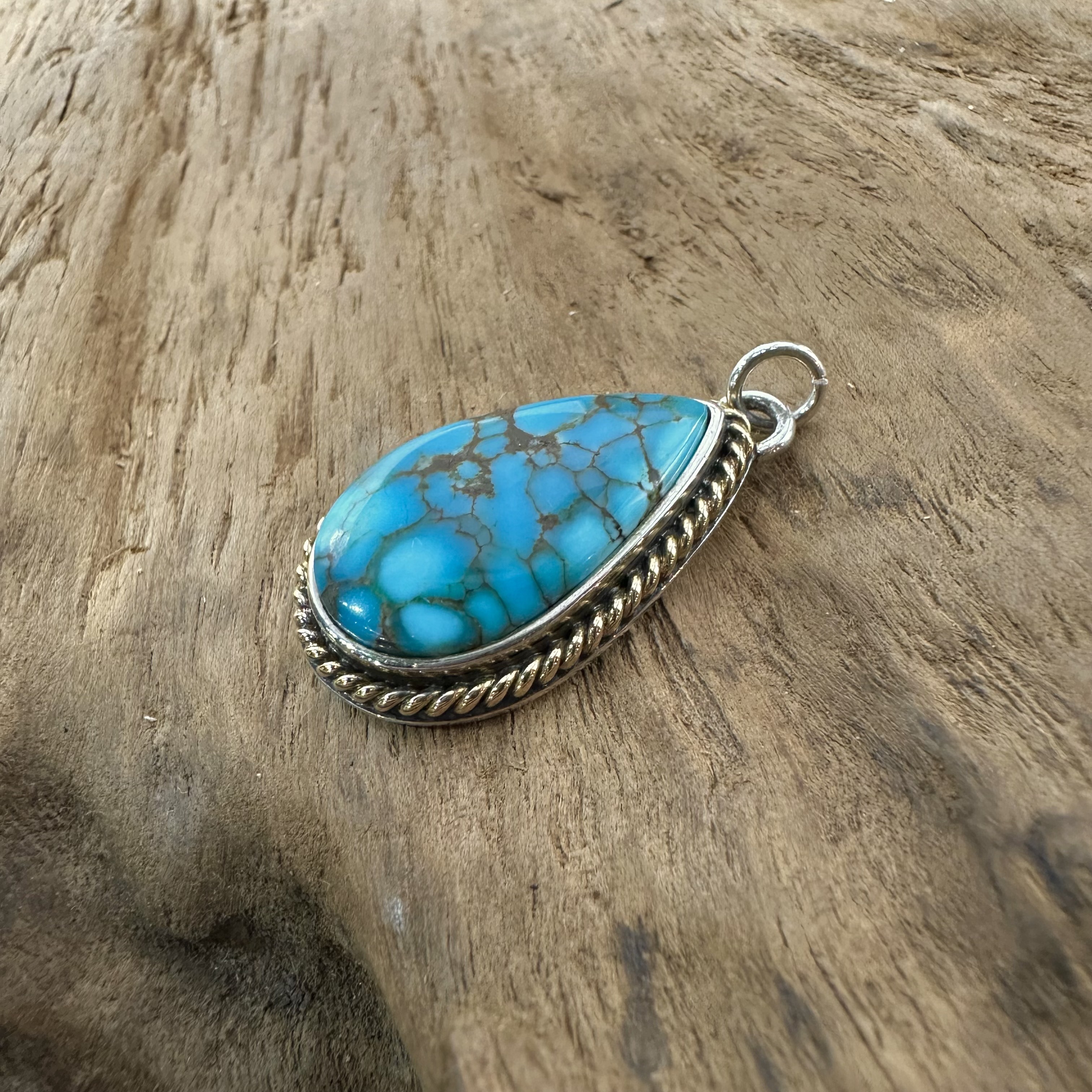 *Black Venom Jewelry- Freedom & Prayer Lone Mountain 18k金繩松石吊墜