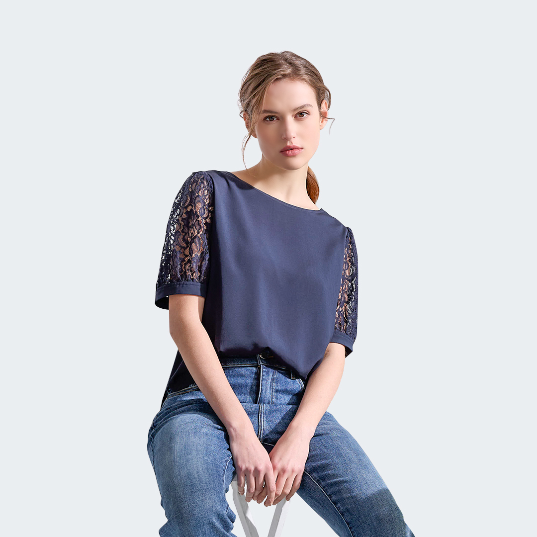 蕾絲袖拼接上衣
