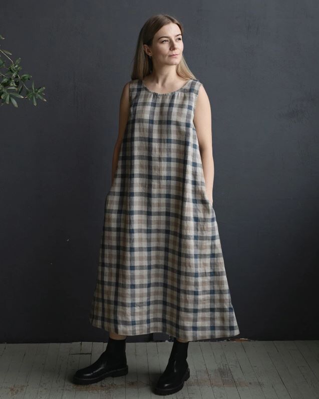 (預購)ALL THE BEAUTIFUL LINEN 大人款-格紋無袖綁帶洋裝 Festive Sleeveless Linen Dress