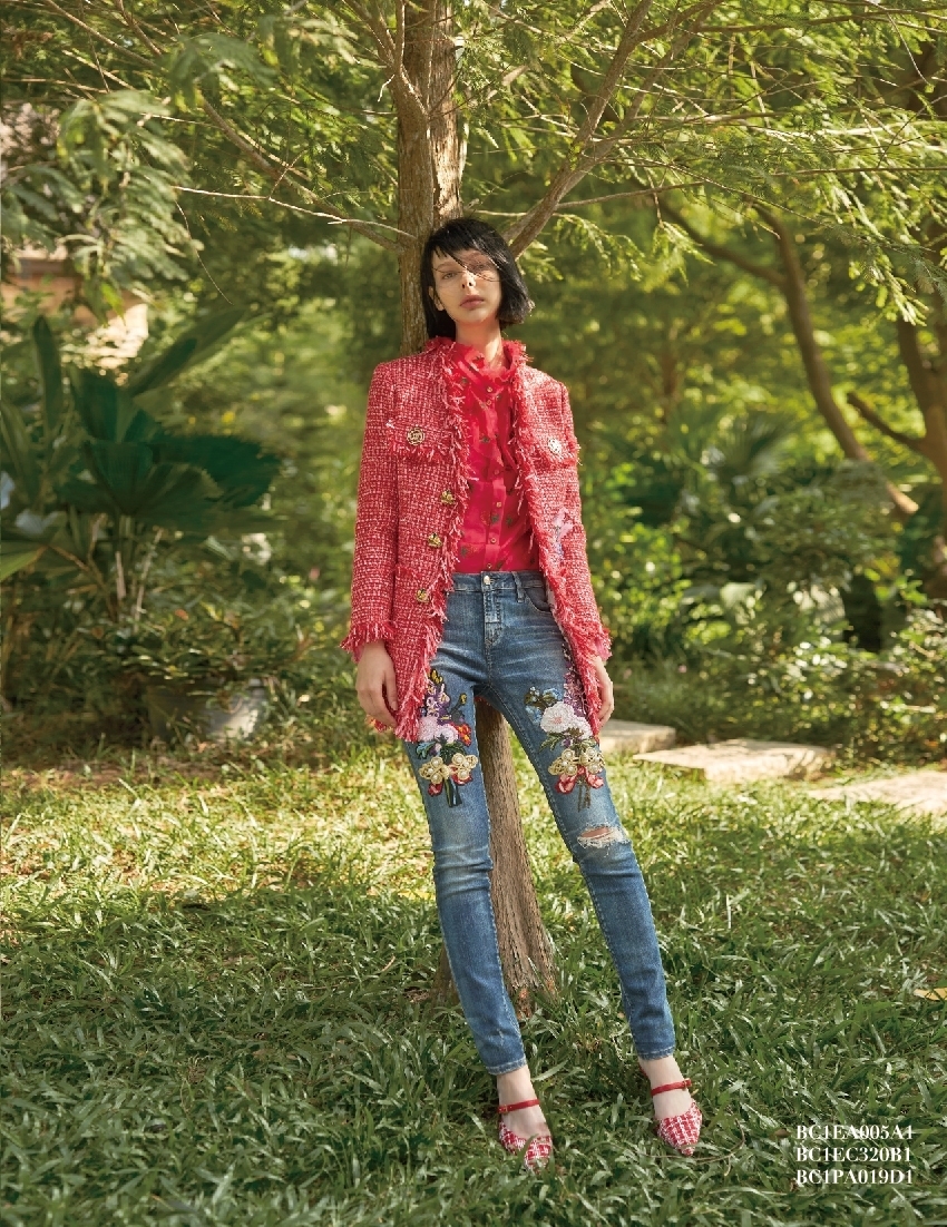 BC1EC320B1 紅色派對重工花草刺繡牛仔褲