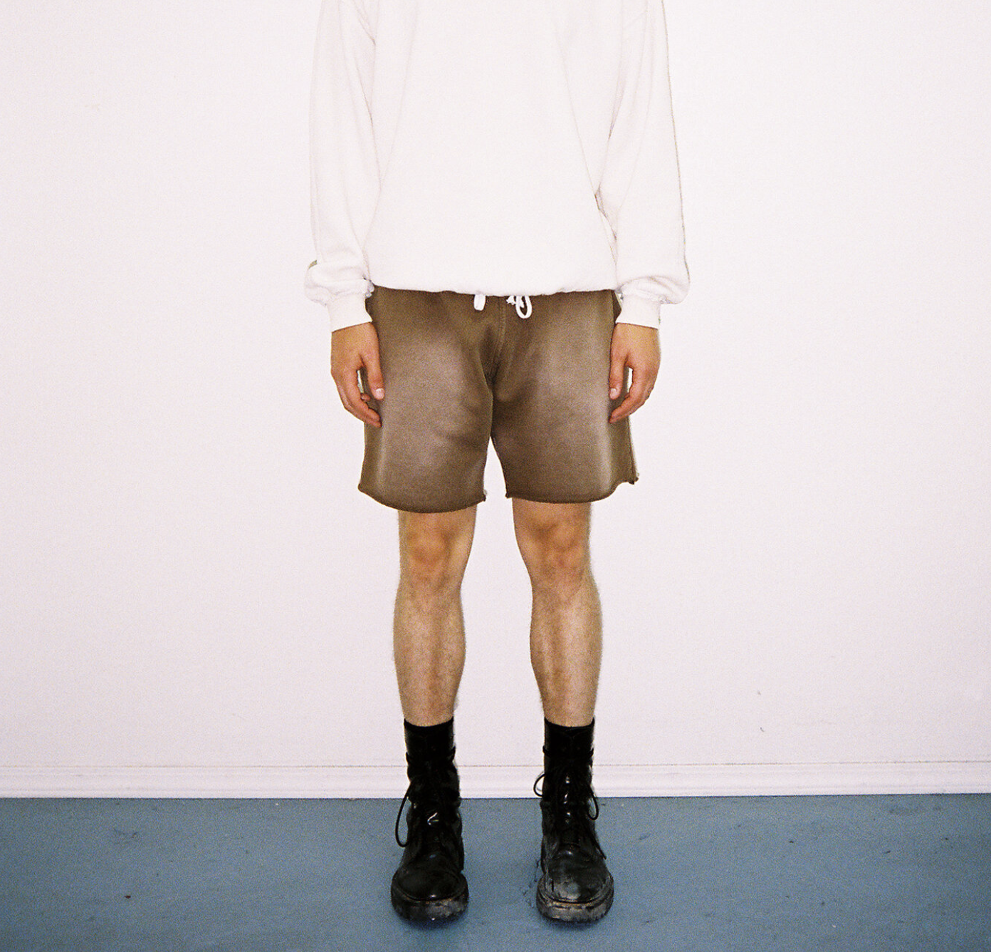 [Instock] MOOJIMOOJI SWEAT SHORTS | AGED BROWN
