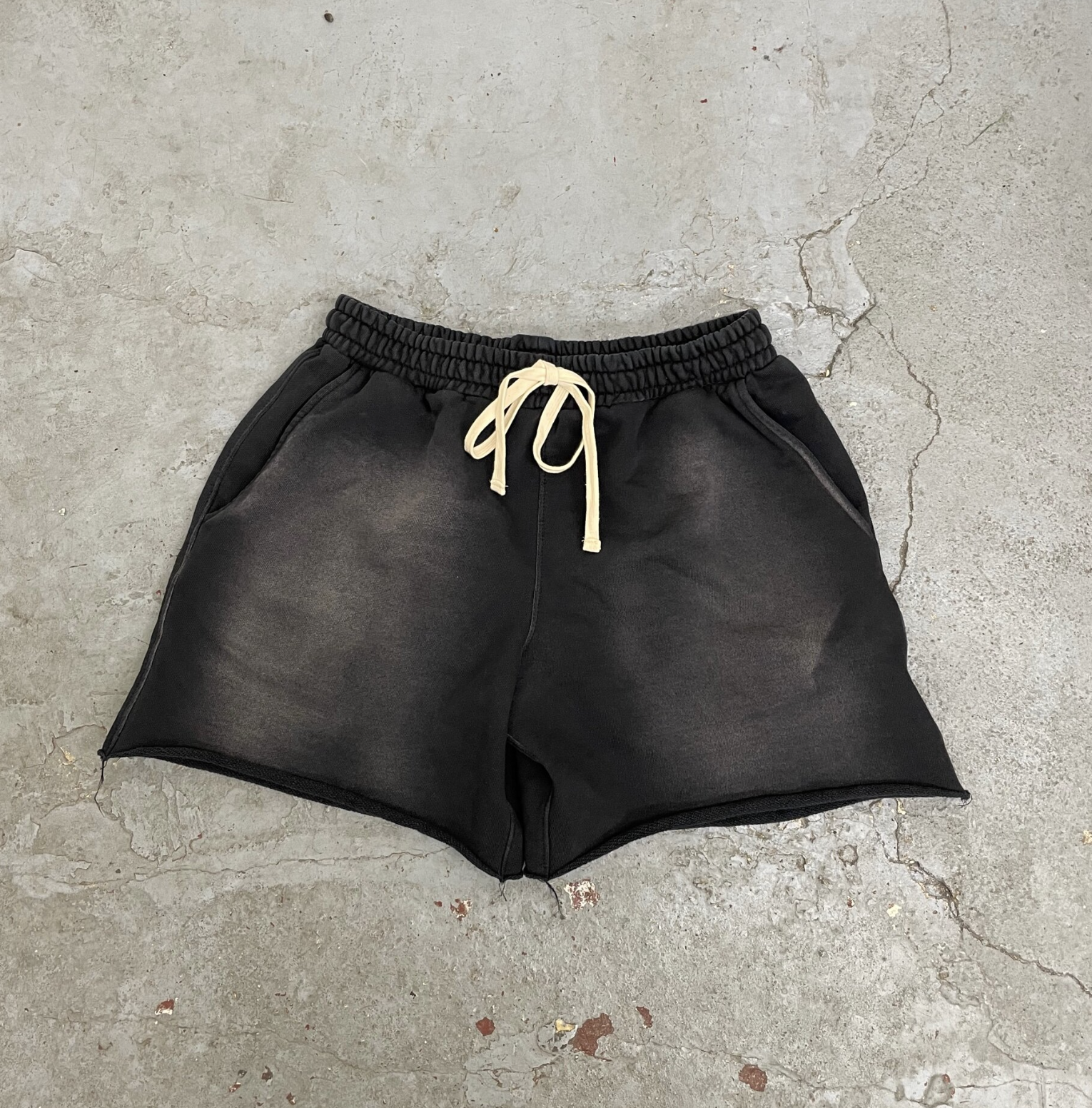 [Instock] MOOJIMOOJI SWEAT SHORTS | AGED BLACK