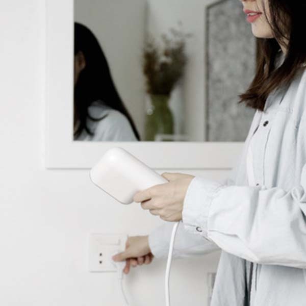 日本TSK 新型便攜可折疊獨立式水箱蒸汽熨斗 P4034