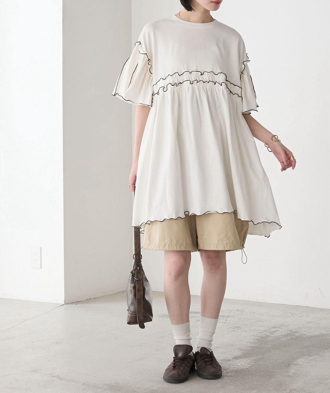 【預購】JN072505 forksy. 喇叭袖高腰荷葉邊上衣(米白色)