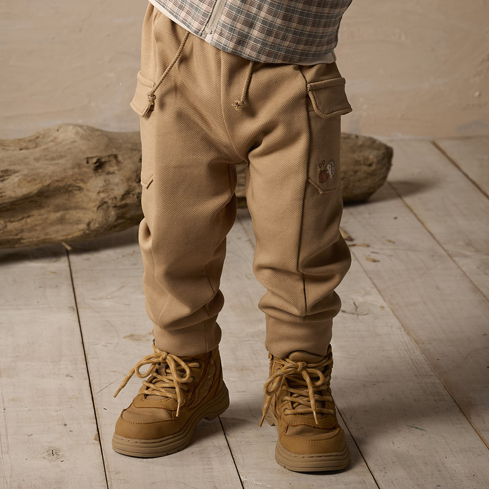 PIPPY 拼接布褲管大口袋縮口長褲 卡其