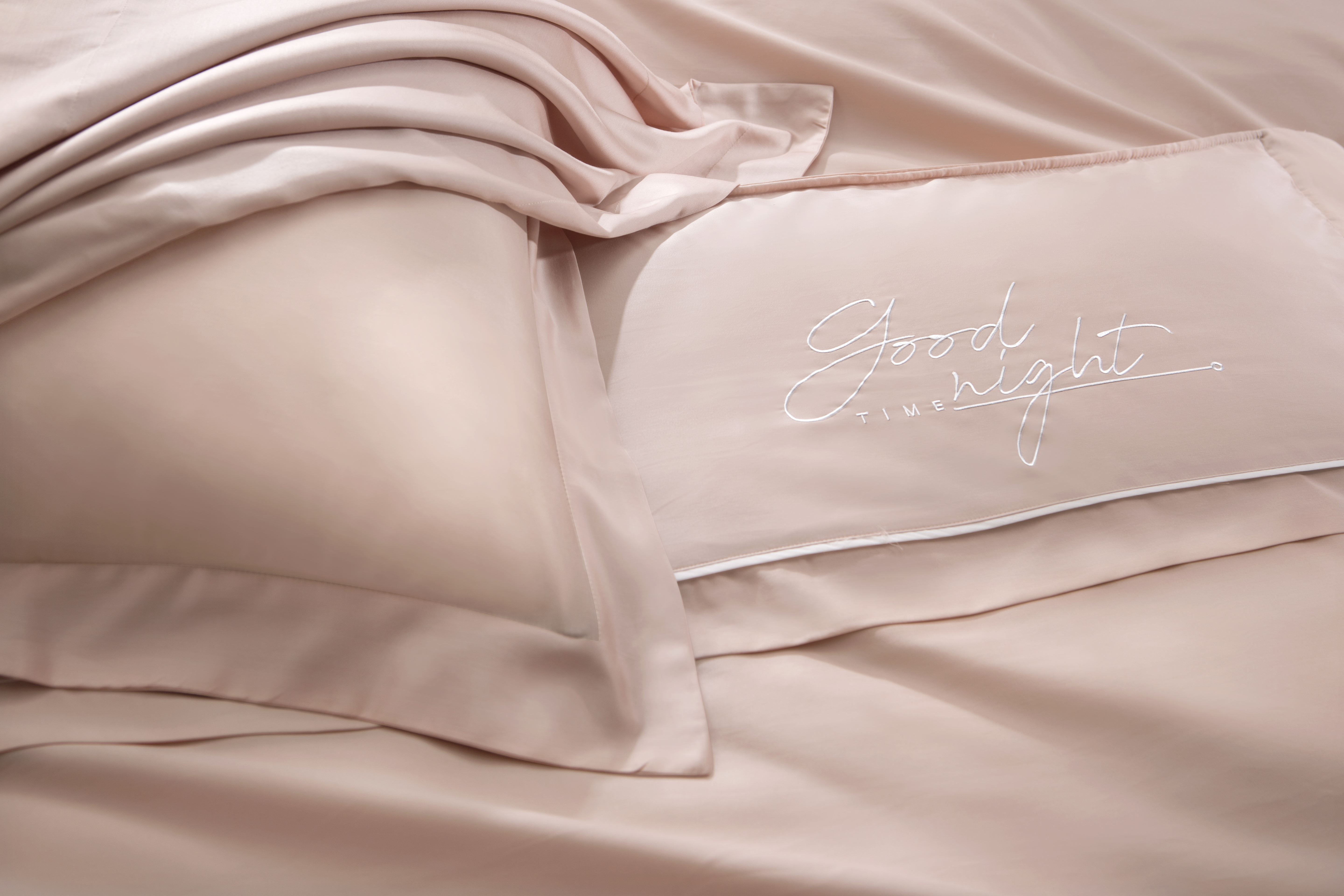 【床包界精品】120支天絲棉刺繡翅膀款【添加長絨棉】曉夢粉(有單人)