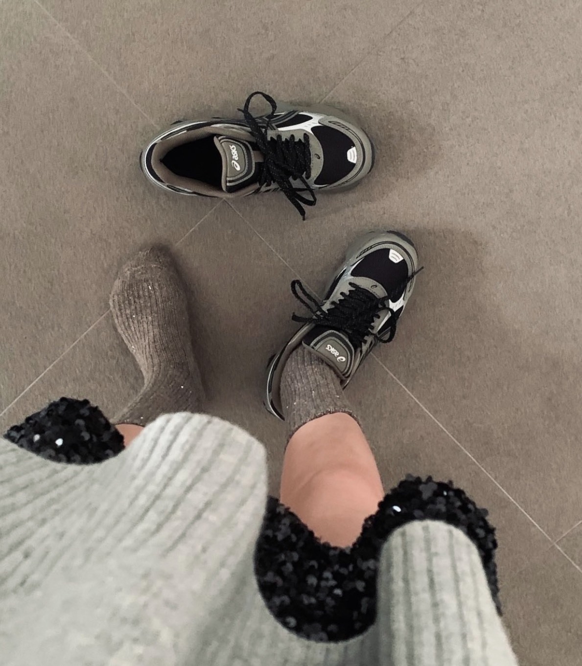 Asics GEL-KINETIC FLUENT 黑灰褐 慢跑鞋 運動鞋 男女穿搭推薦 復古城市機能跑鞋 July25