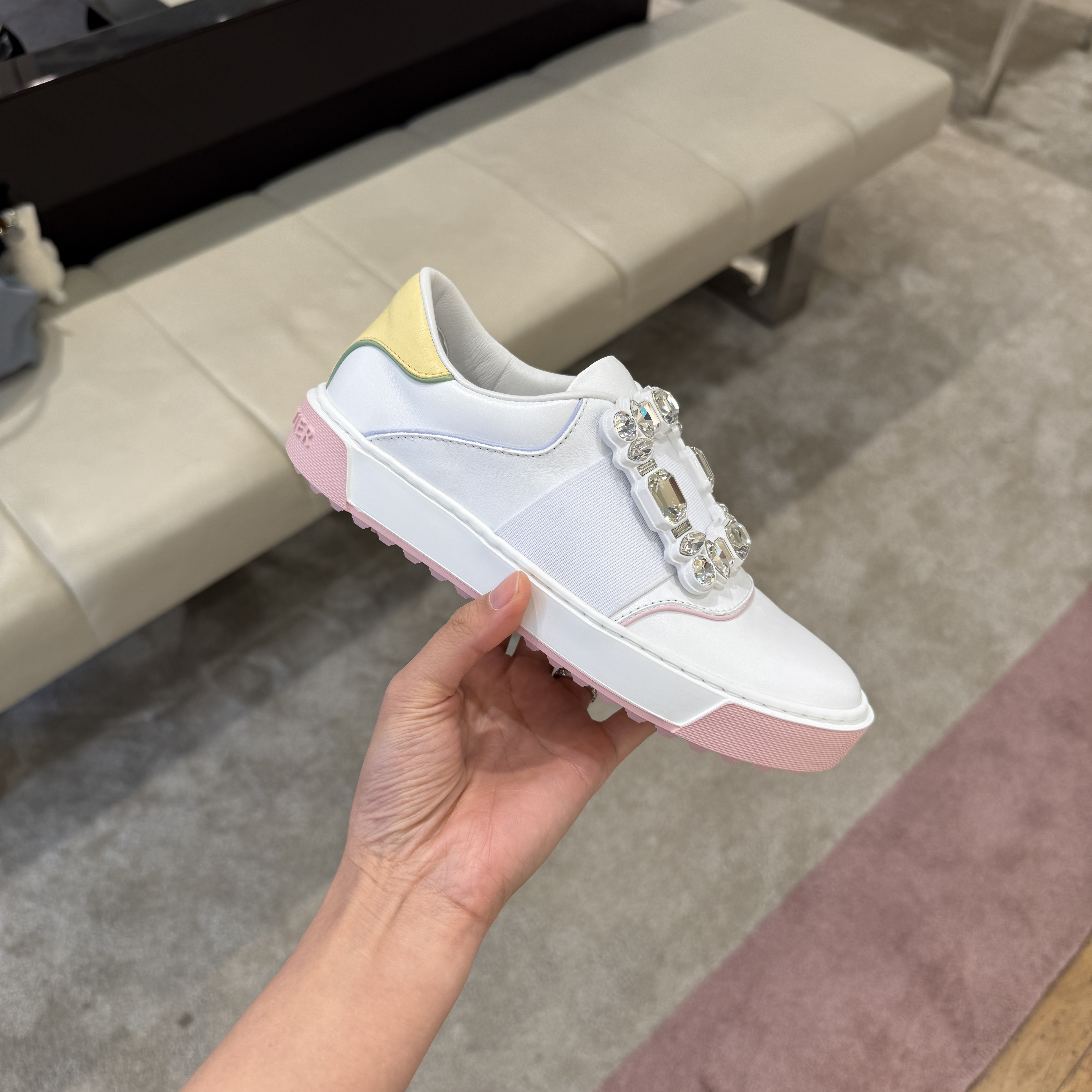 Roger Vivier RV very Vivier strass sneakers Multi color pink & Yellow