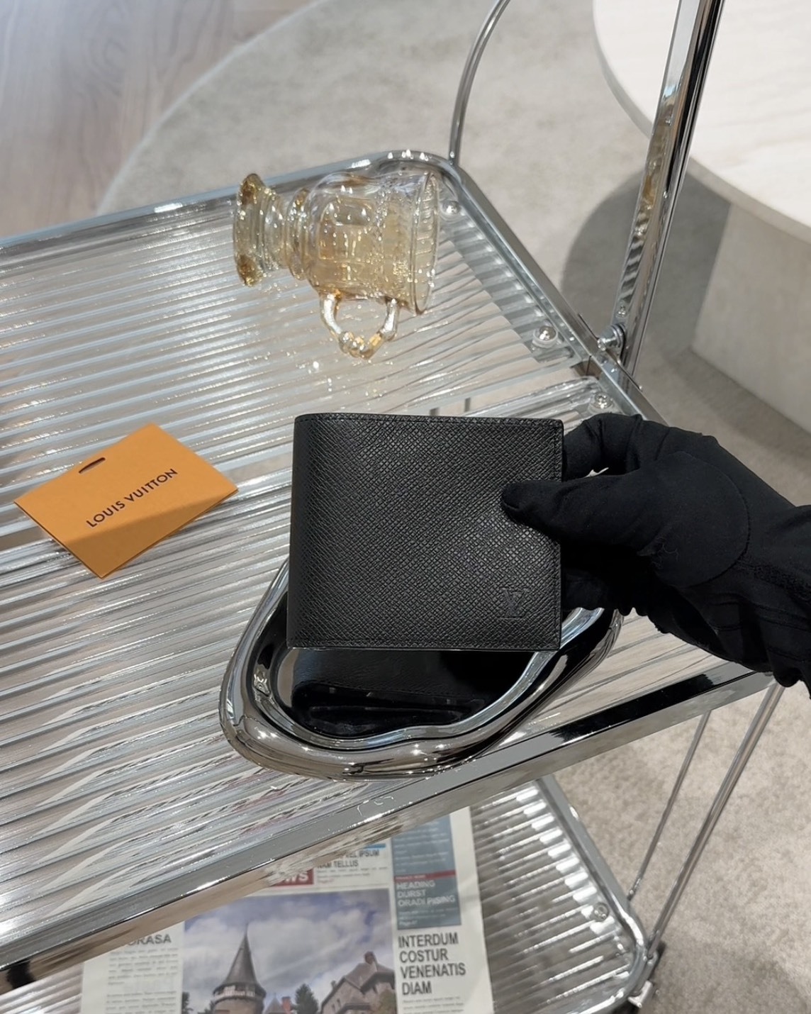 LV｜AMERIGO 八卡內拉鍊雙折短夾 黑色 M62045