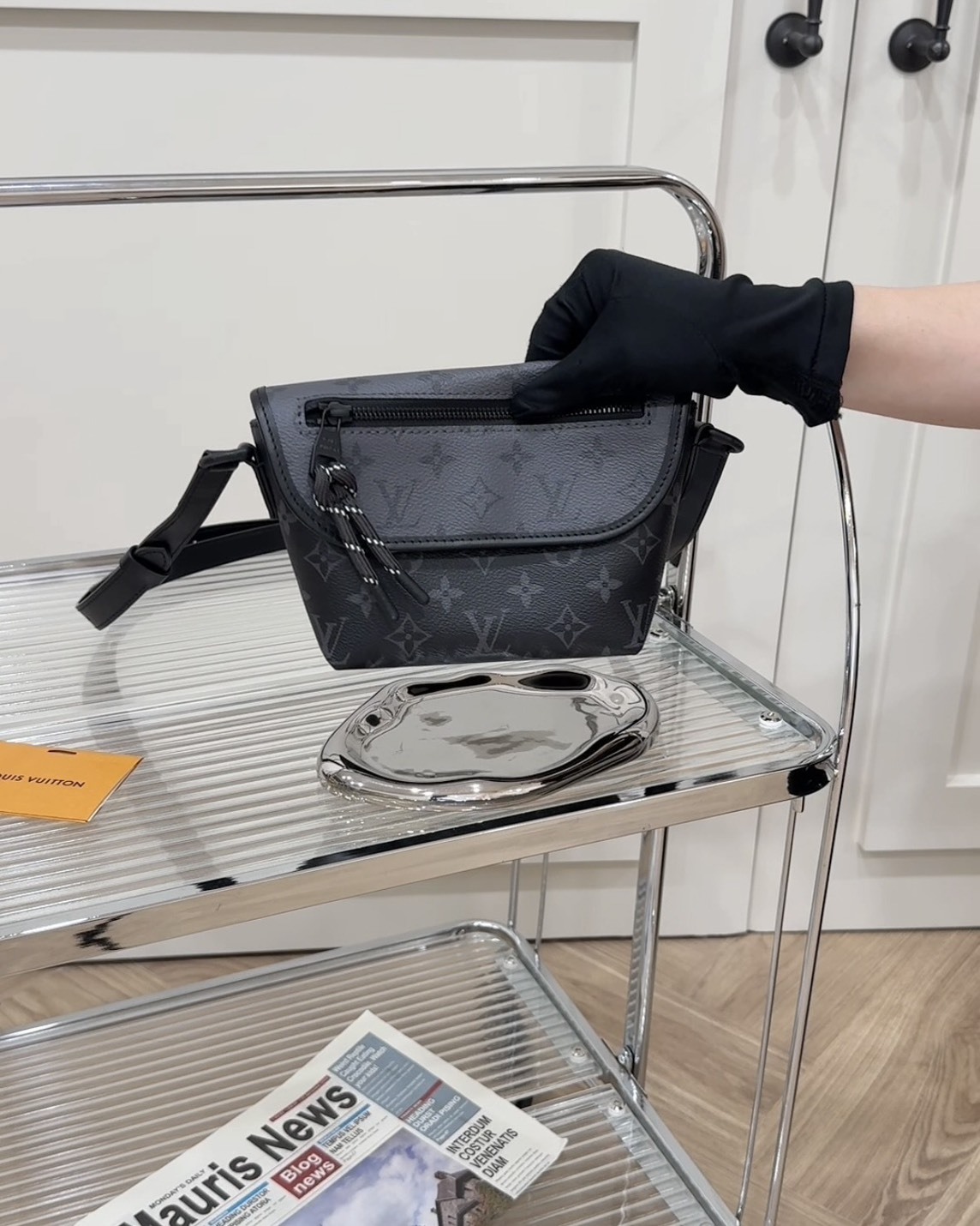 LV｜PULSE 迷你郵差包 黑老花 M12806