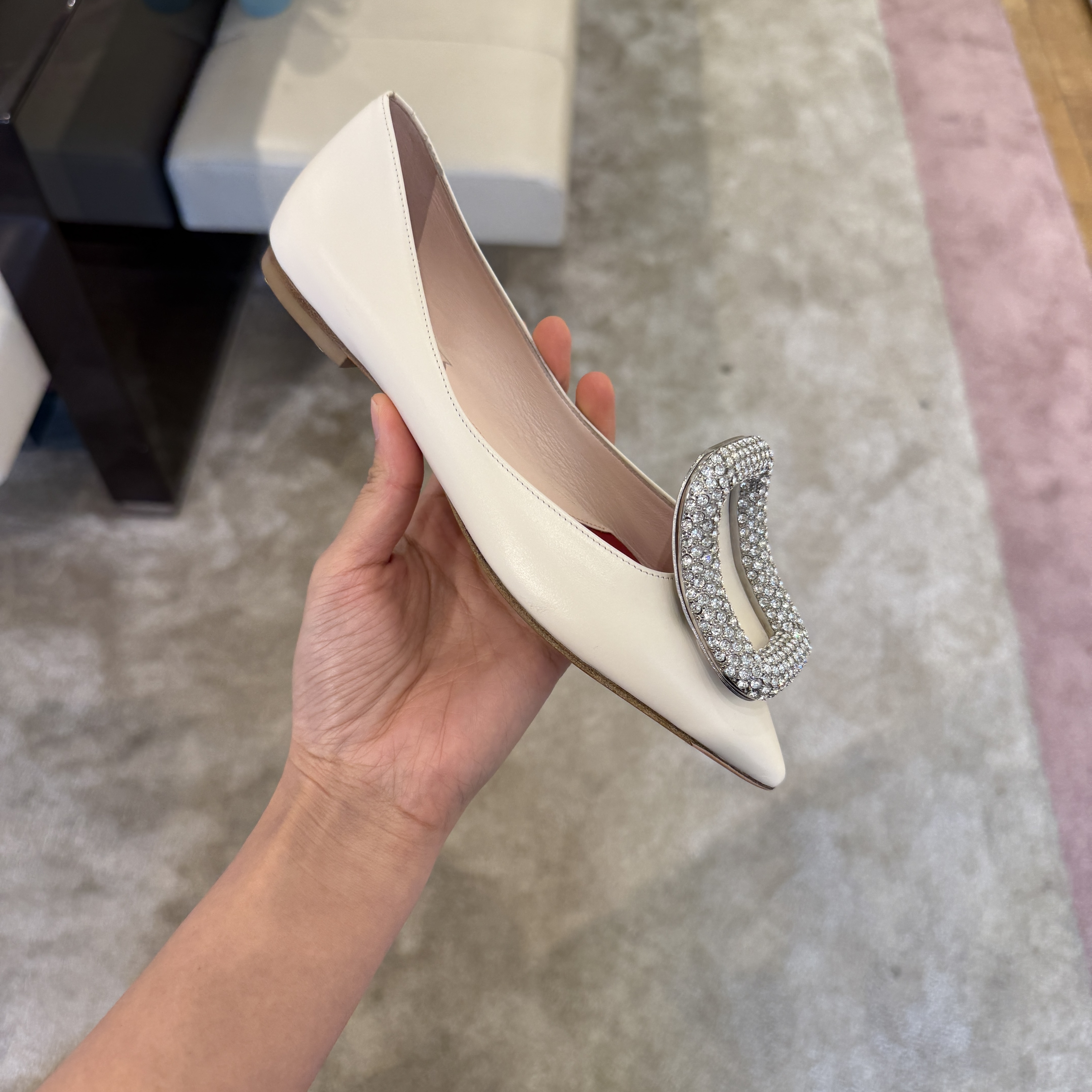 Roger Vivier RV viv choc strass buckle leather flats White