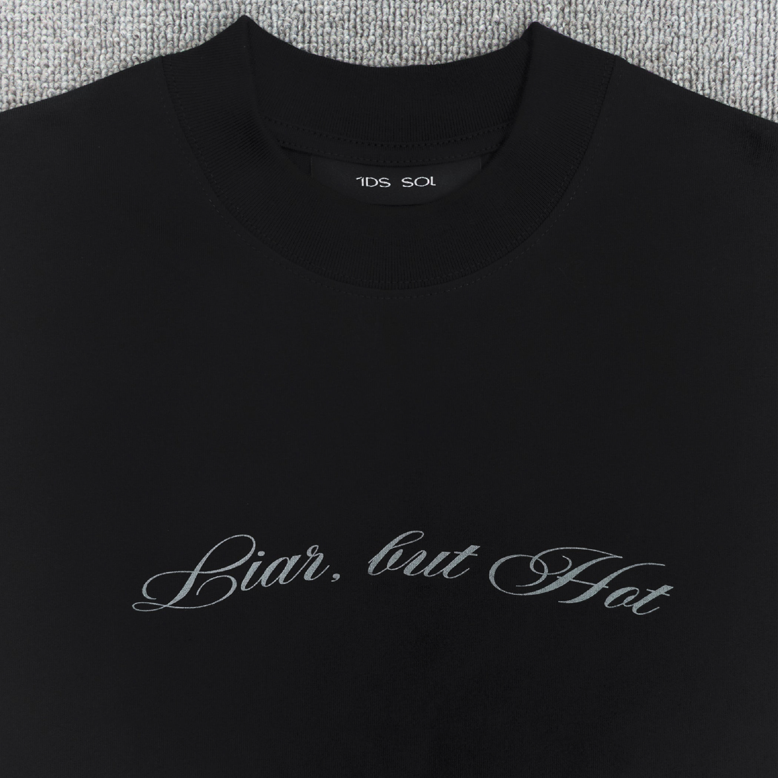 1dyll.assemblage 10SS CURSIVE Slim Tee